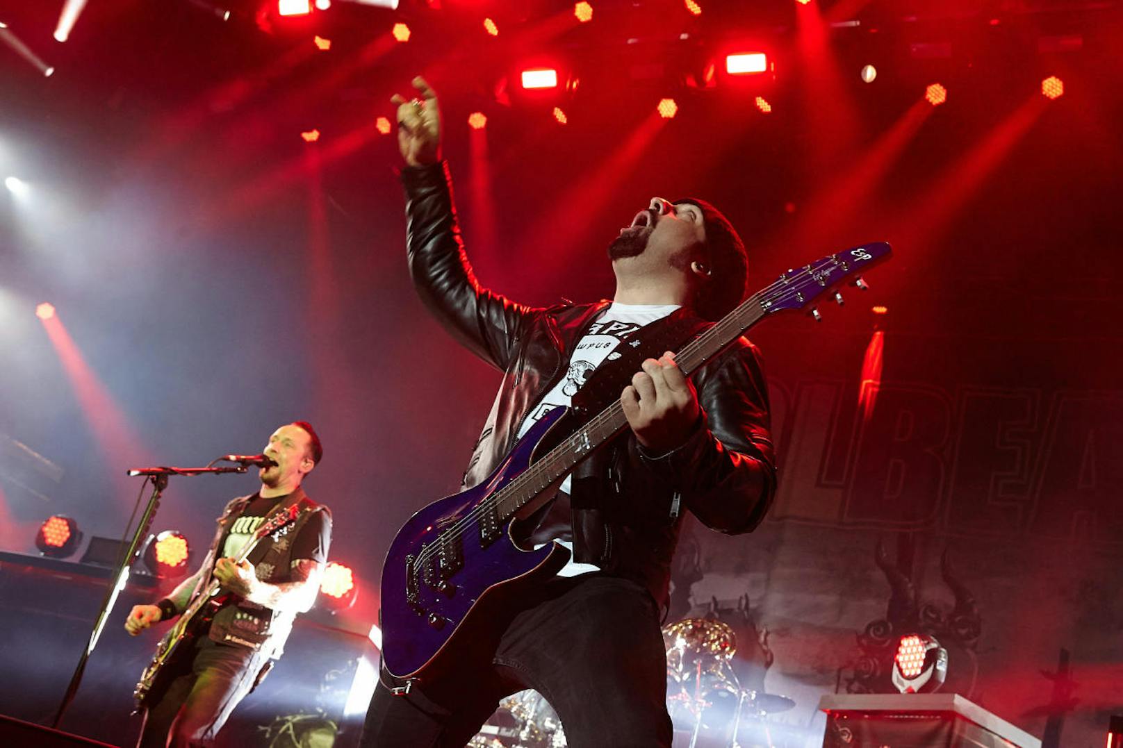 Michael Schon Poulsen (l.) und Gitarrist Rob Caggiano von Volbeat beim Rock am Ring-Festival 2016
