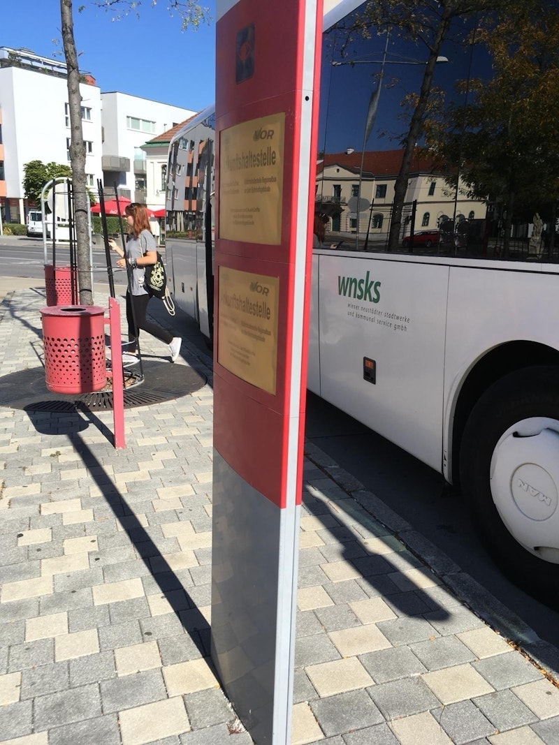 Das ganze passierte am Busbahnhof in Wr. Neustadt.