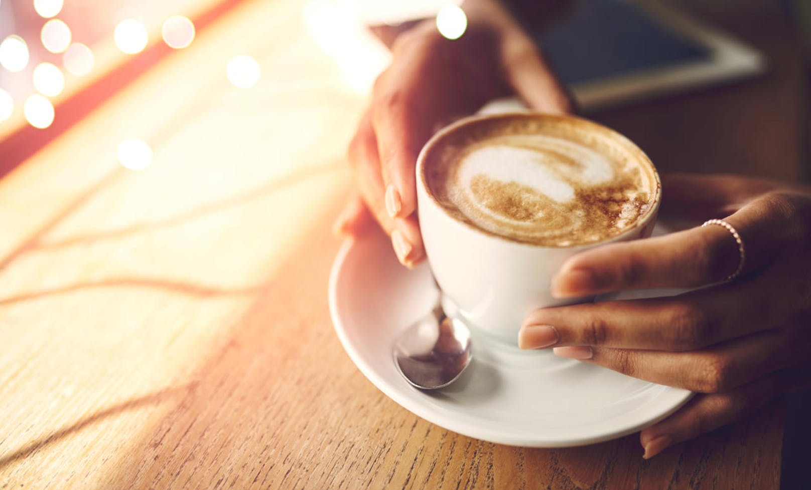 Bis es soweit ist, können sich Kaffee-Junkies an die Empfehlung britischer Forscher halten - zumindest punkto Gesundheit. 2017 berichteten sie im «British Medical Journal», dass drei Tassen am Tag optimal sind.