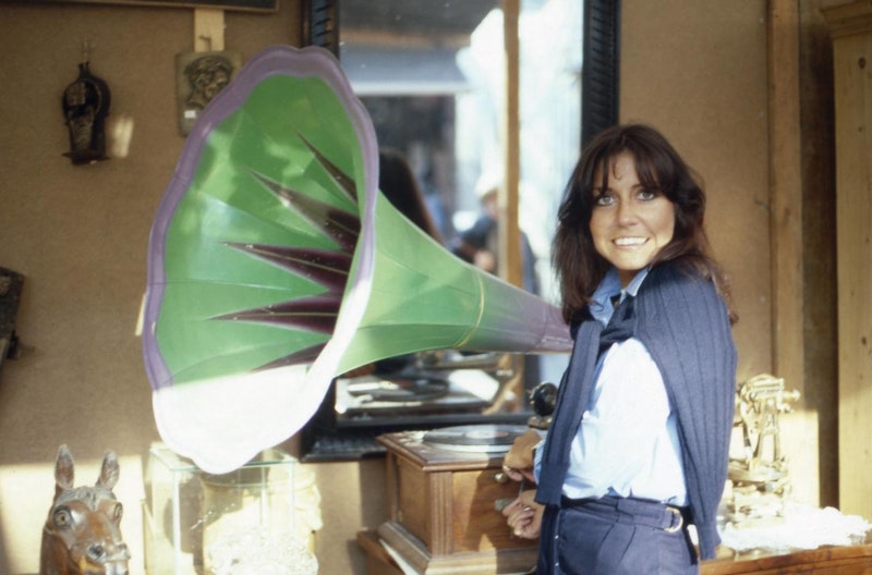Tina York ist eine deutsche Schlagersängerin. Ihren größten Erfolg hatte sie 1974 mit dem Song "Wir lassen uns das Singen nicht verbieten". Ihre Schwester ist die ehemalige "Eurovision Song Contest"-Teilnehmerin Mary Roos ("Aufrecht gehn").