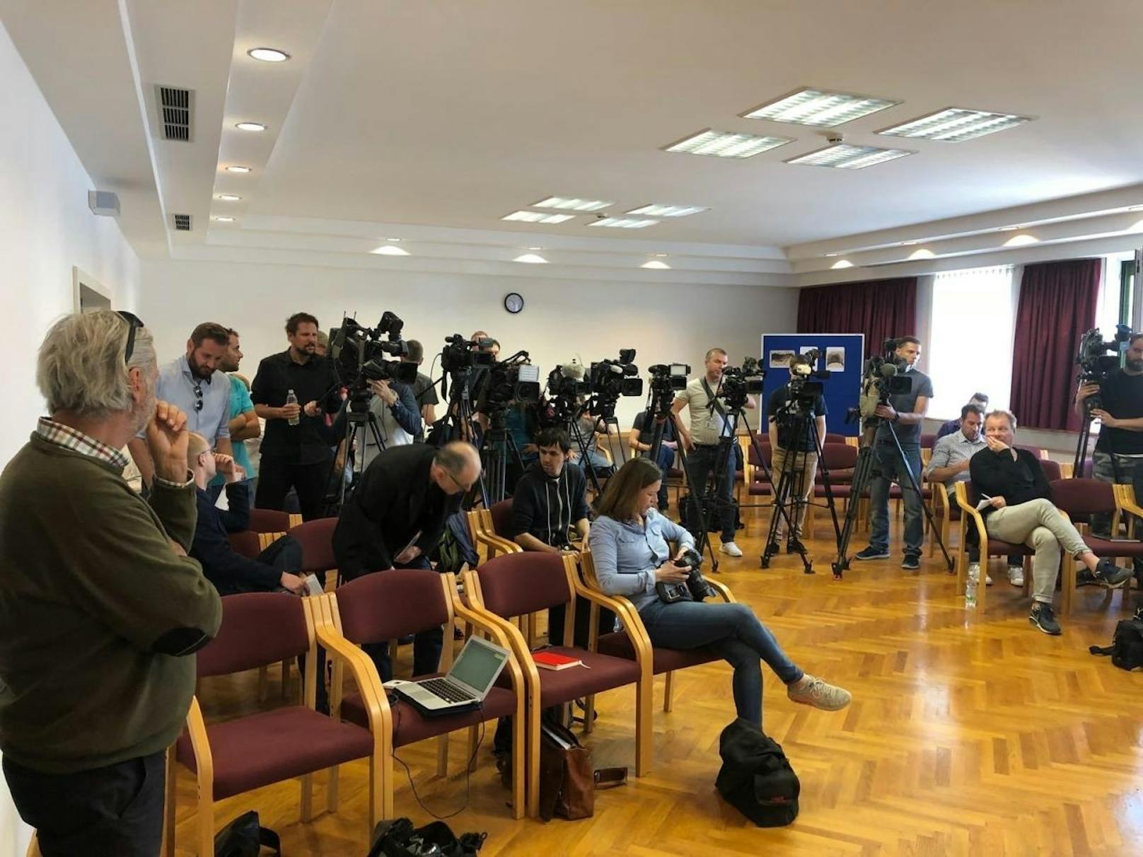 Der Andrang bei der Pressekonferenz in Eisenstadt war groß.