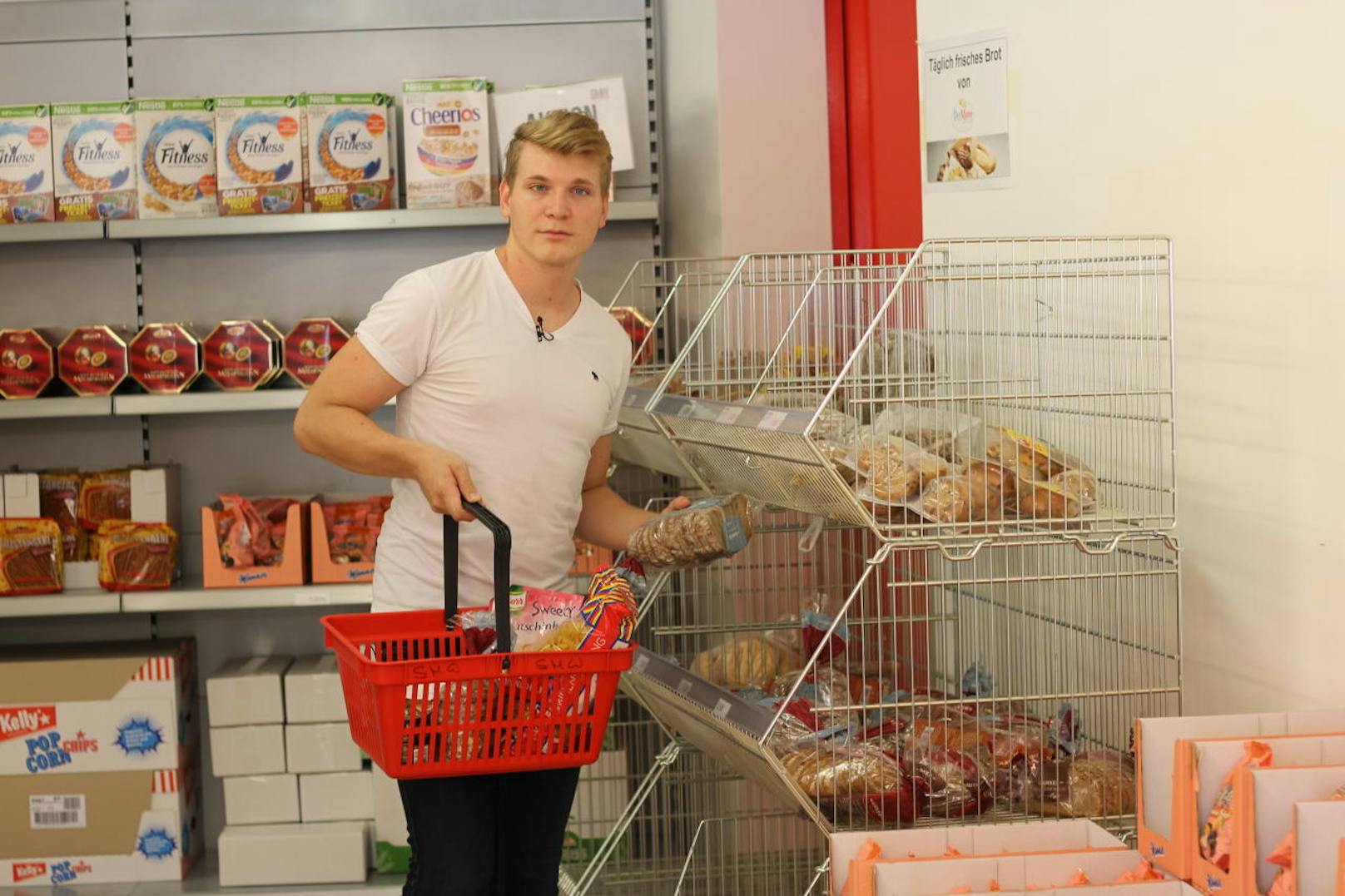 Im Sozialmarkt kaufte der 25-Jährige Lebensmittel um fünf Euro ein.