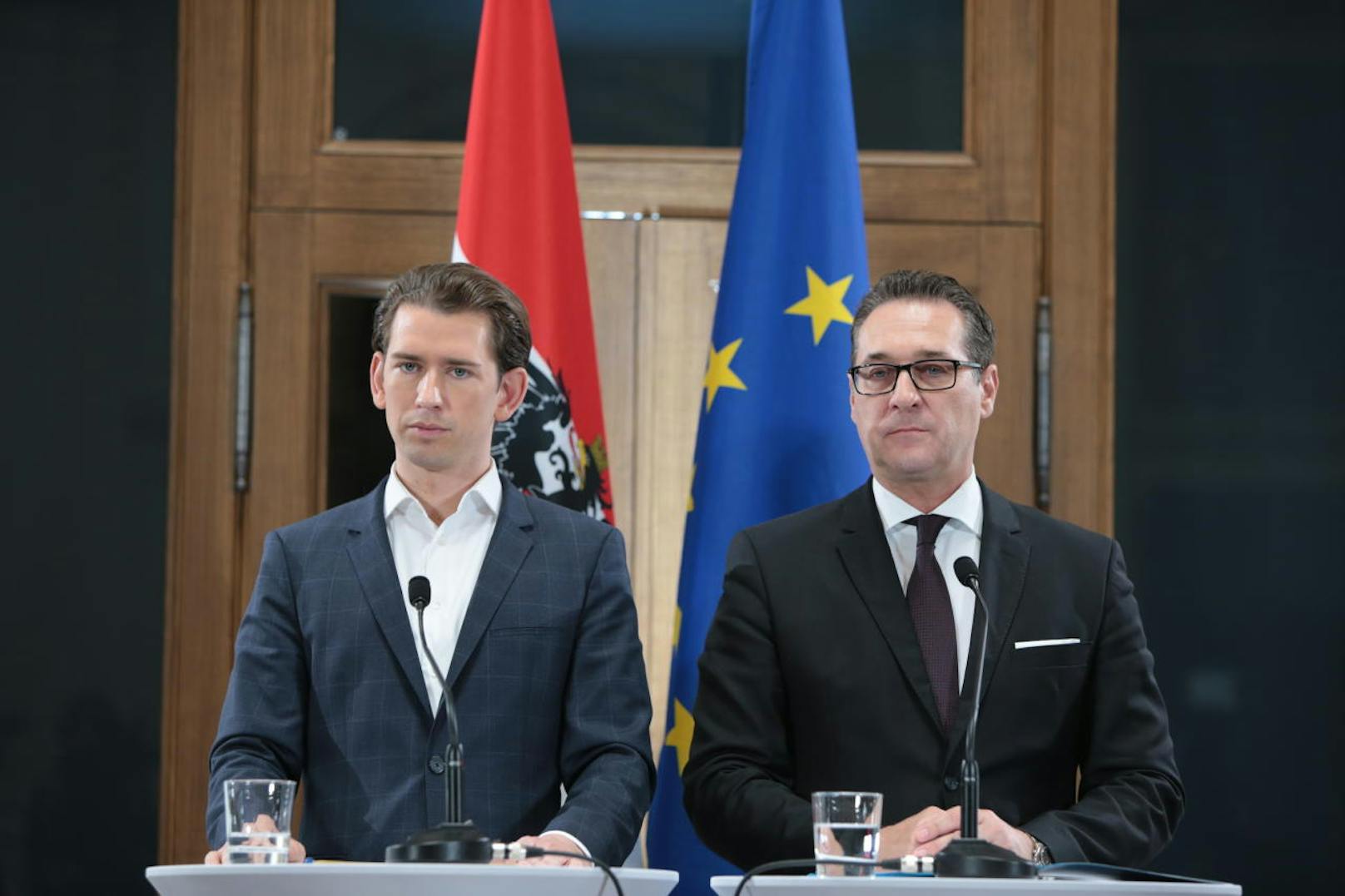 Im Palais Epstein informierten H.C. Strache und Sebastian Kurz über den Fortschritt der Koalitionsverhandlungen.