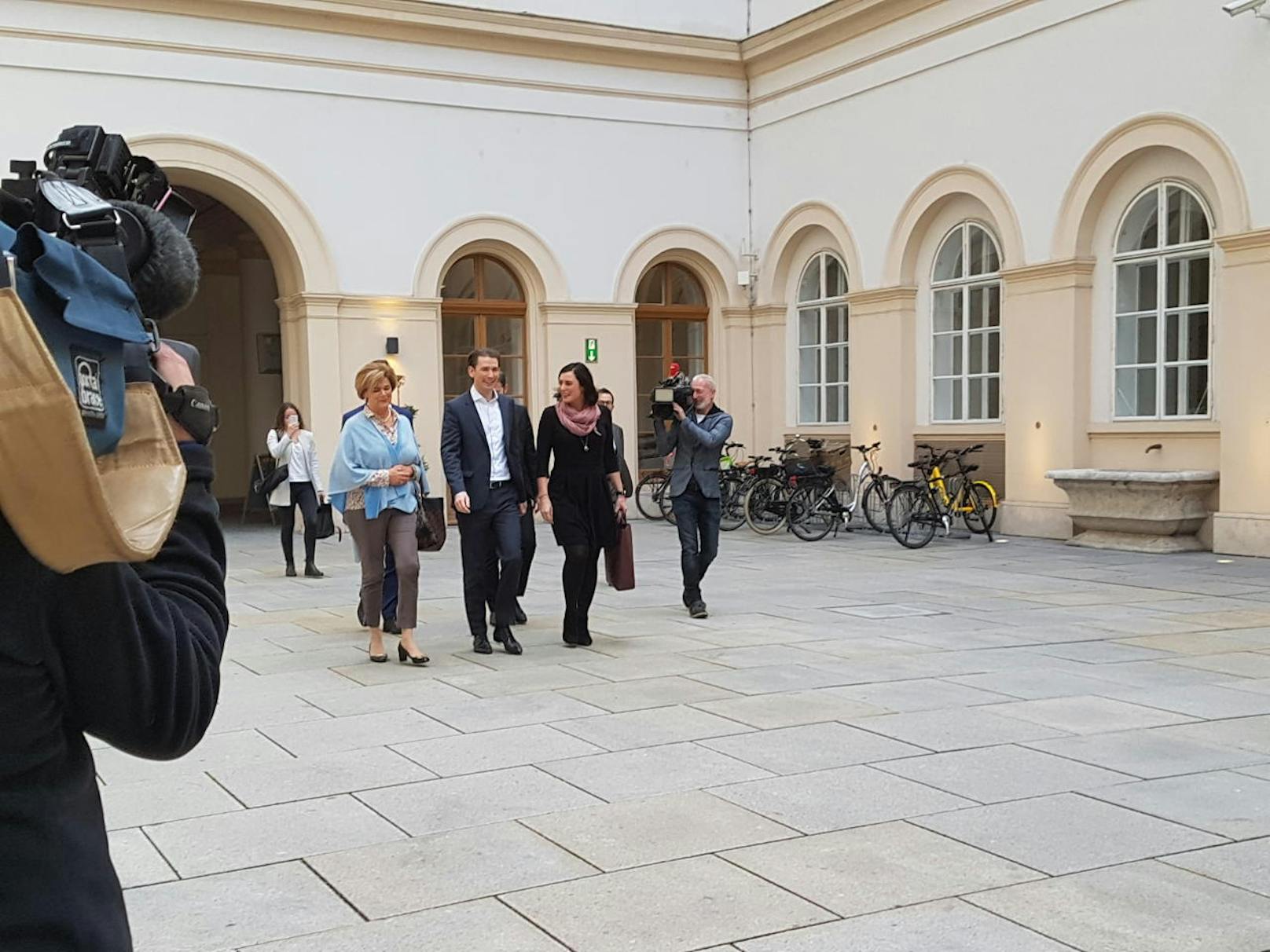 ÖVP-Chef Sebastian Kurz bei der Ankunft im Palais Niederösterreich