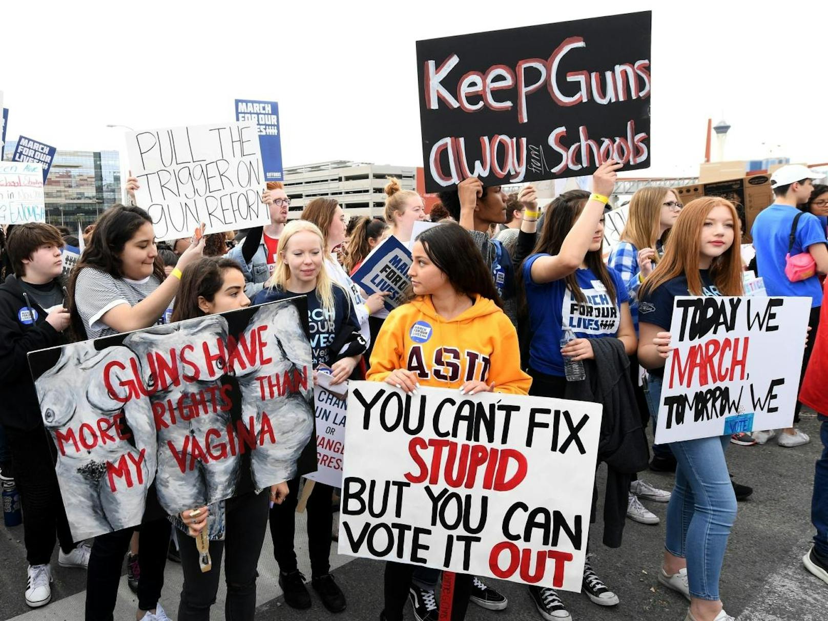 Vor allem viele Jugendliche und Schüler setzten ein Zeichen und forderten strengere Waffengesetze.