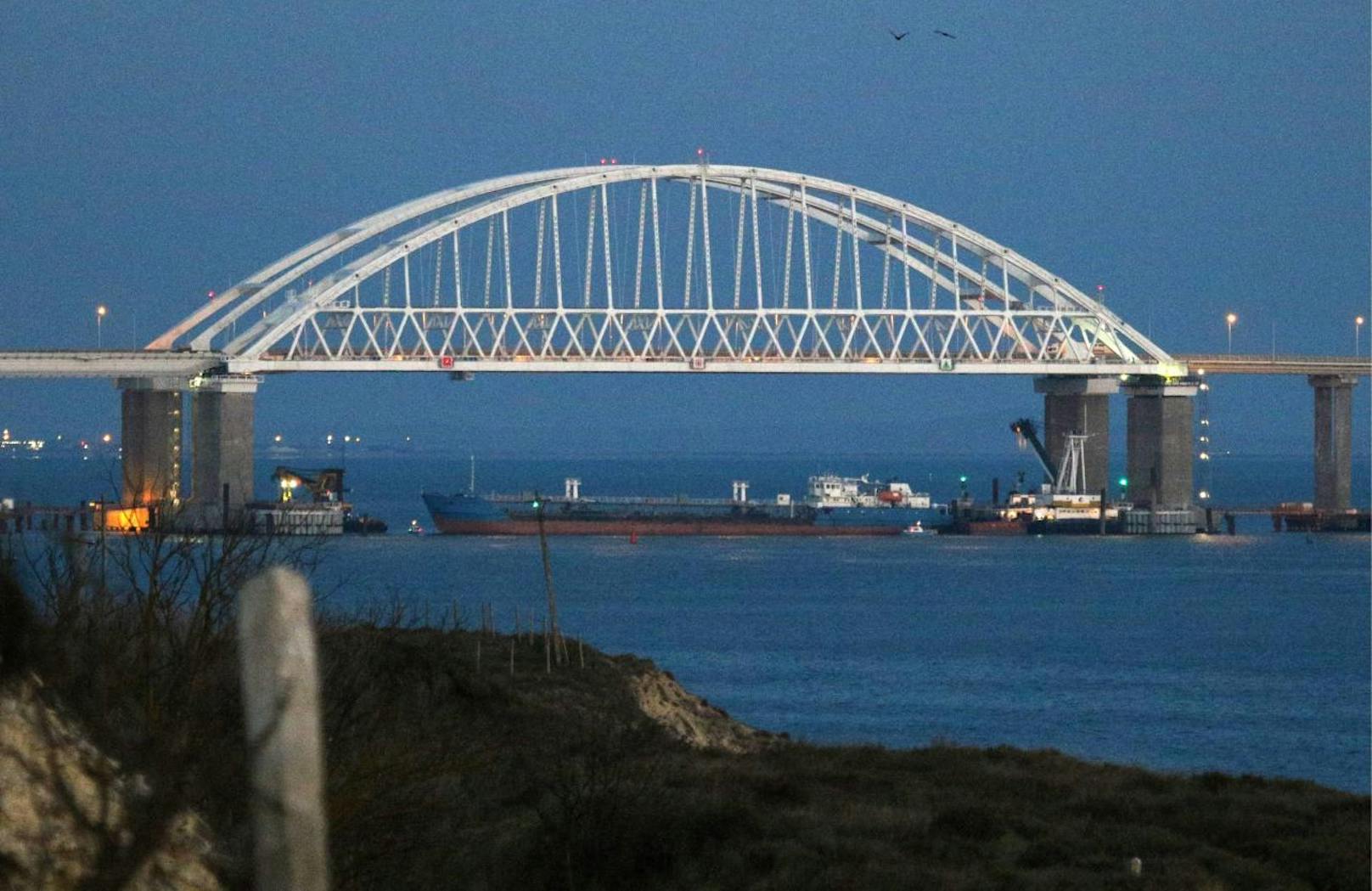 Drei ukrainische Schiffe sollen illegal die russische Grenze überschritten haben und in Russlands Hoheitsgewässer eingedrungen sein.