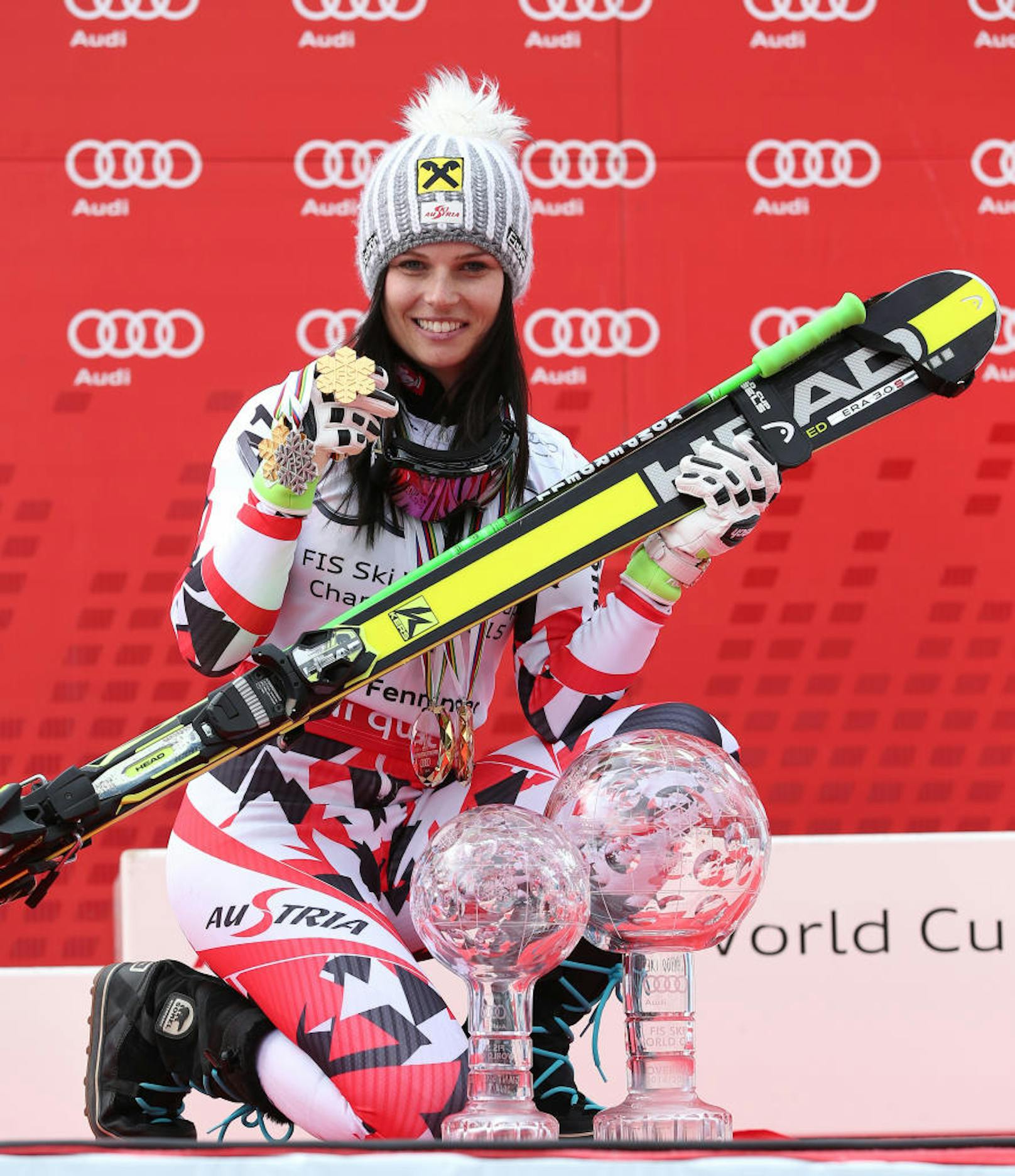 Mit dem besseren Ende für Fenninger. Die Ski-Queen verteidigte ihren Sieg im Gesamtweltcup. 22 Punkte lag sie am Ende vor Maze. Auch die Riesentorlauf-Kugel ging erneut an die Österreicherin.
