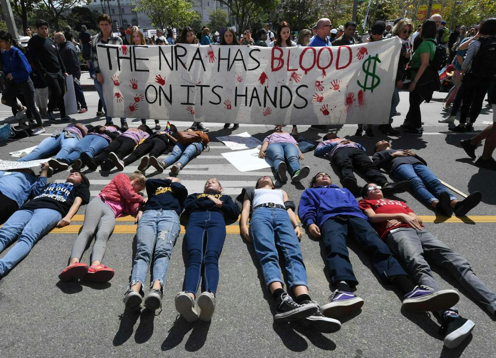 Vor allem viele Jugendliche und Schüler setzten ein Zeichen und forderten strengere Waffengesetze.