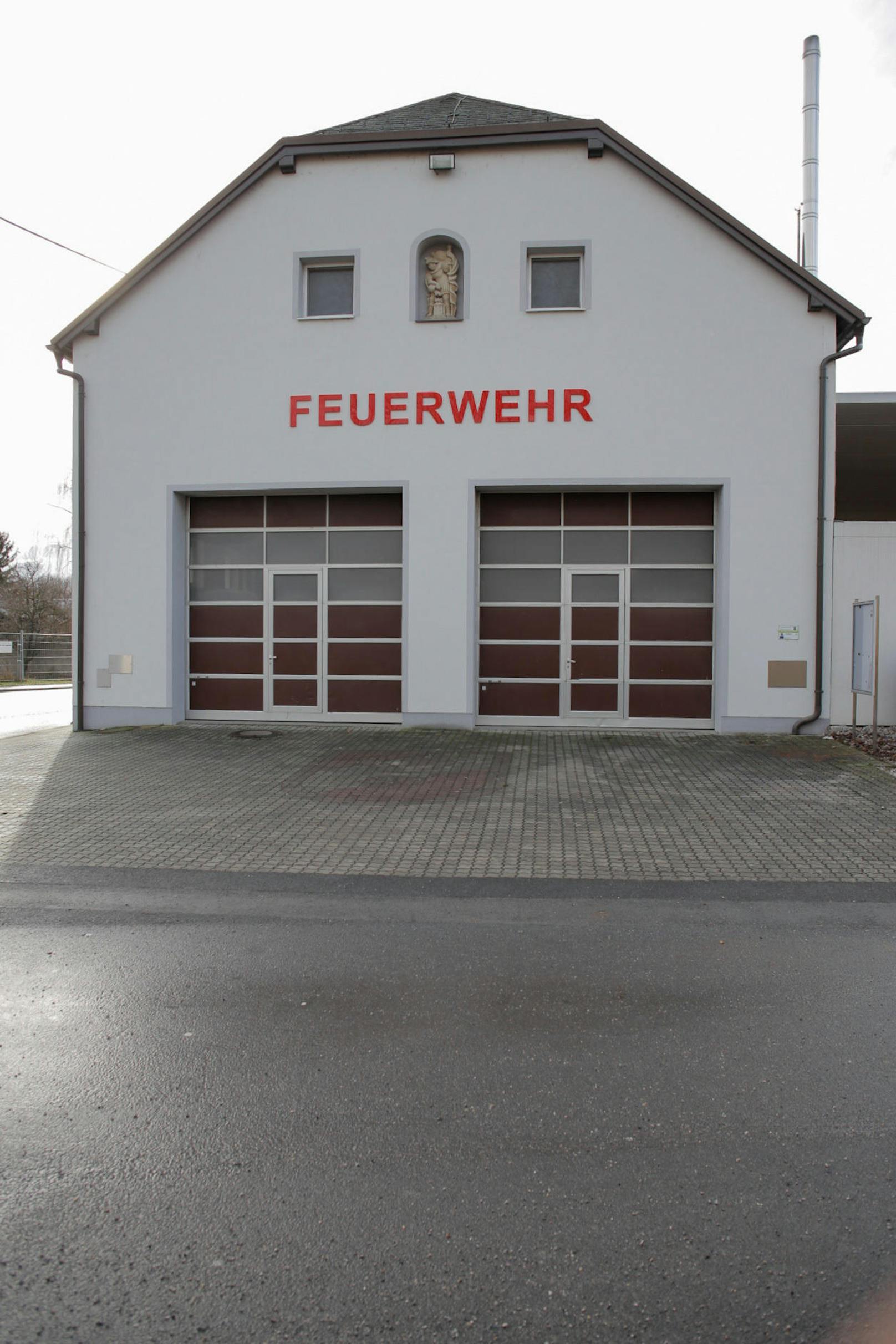 Zum Abschluss der Tour brachen die Täter dann auch noch ins Feuerwehrhaus in Rohrau ein.