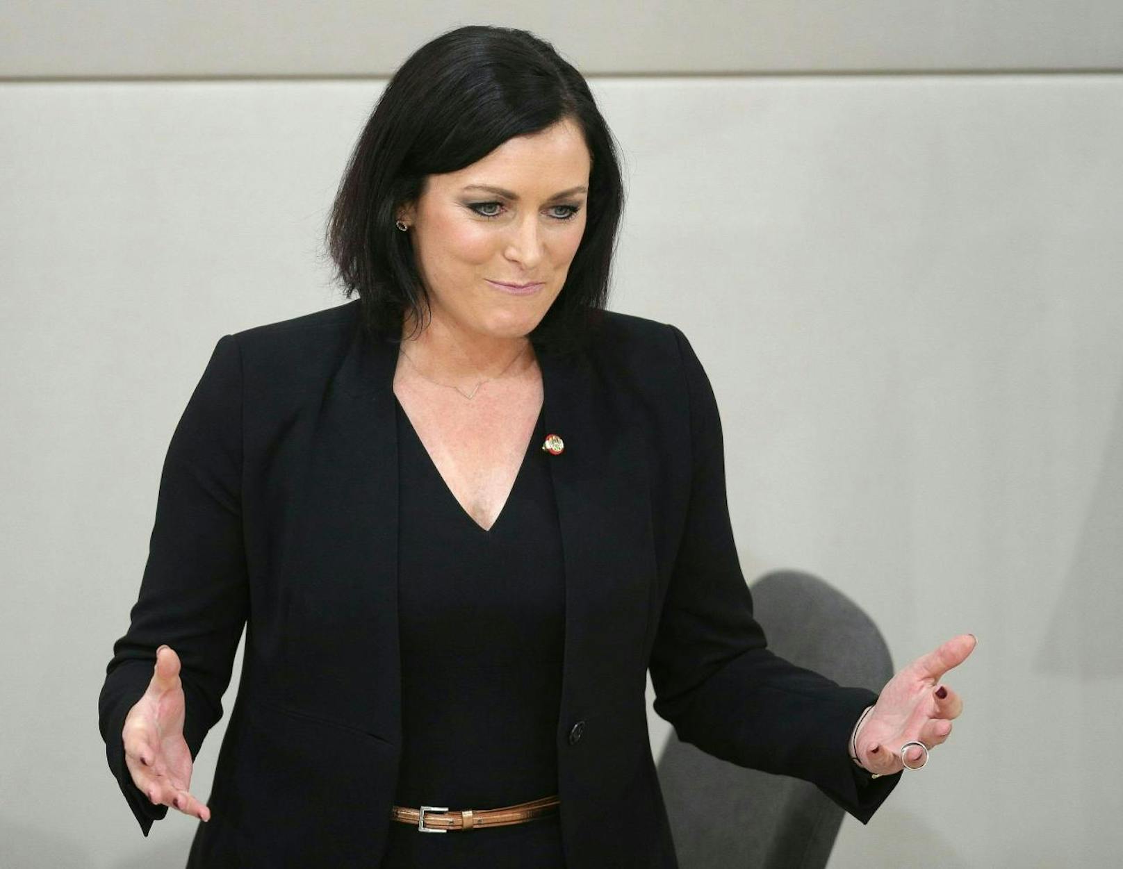 Für die neuen 1. Nationalratspräsidentin Elisabeth Köstinger gab es viel Gegenwind