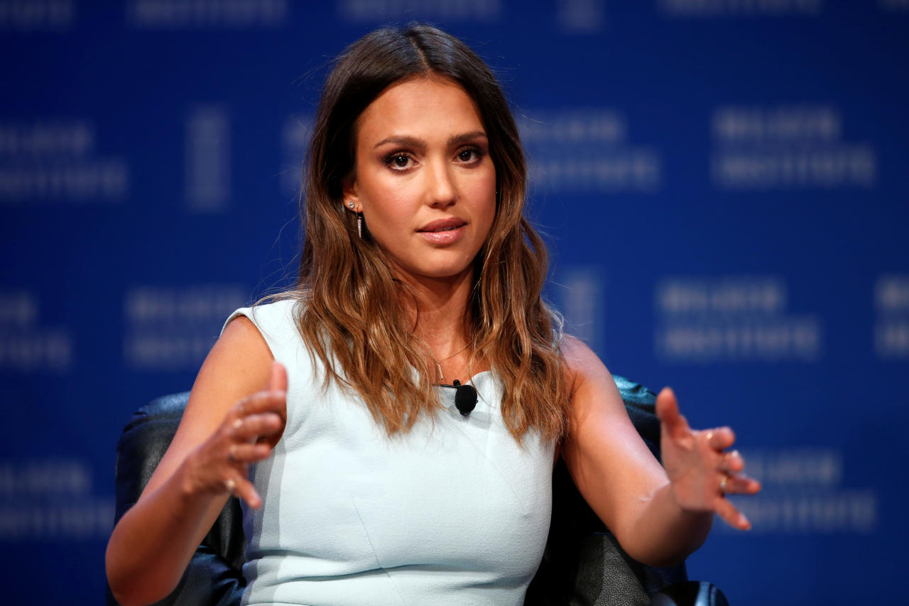 Schauspielerin <strong>Jessica Alba</strong> schützt ihre Kinder vor dem Coronavirus und wird dafür online der 