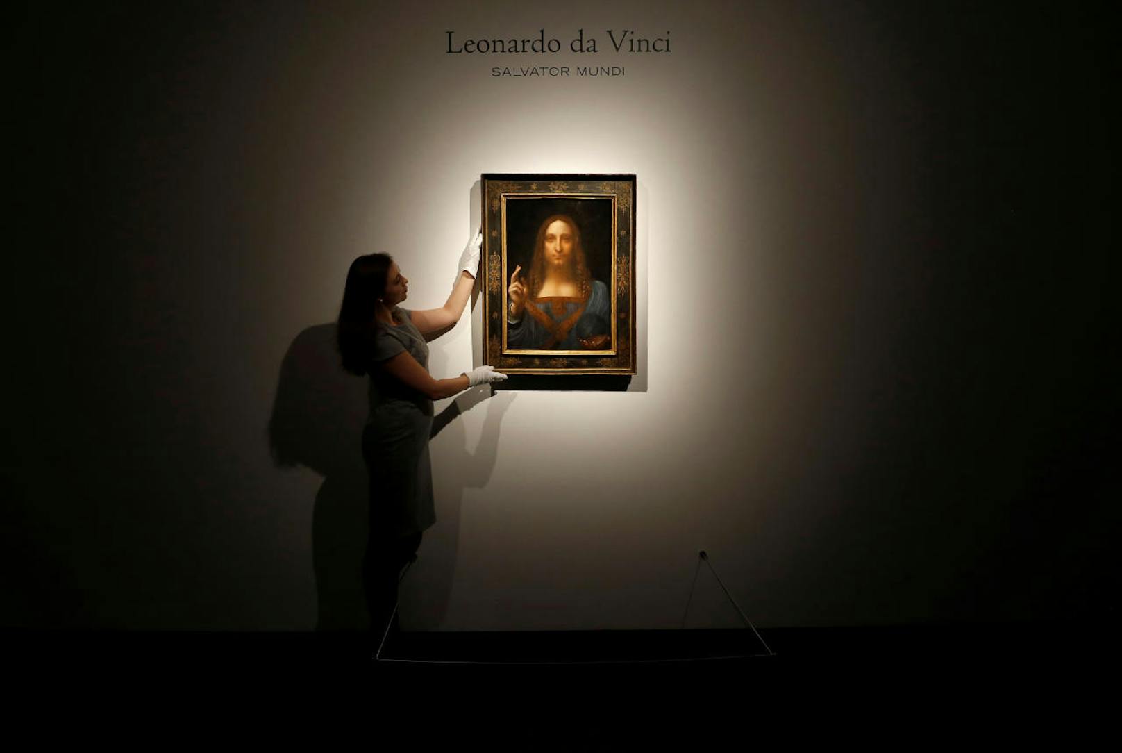 Salvator Mundi von Leonardo da Vinci wurde bei Christie's versteigert - Es wurde ein Auktionsergebnis von 100 Millionen Minimum (!) erwartet - der endgültige Preis lag dann bei 450 Millionen Dollar (380 Mio. Euro).