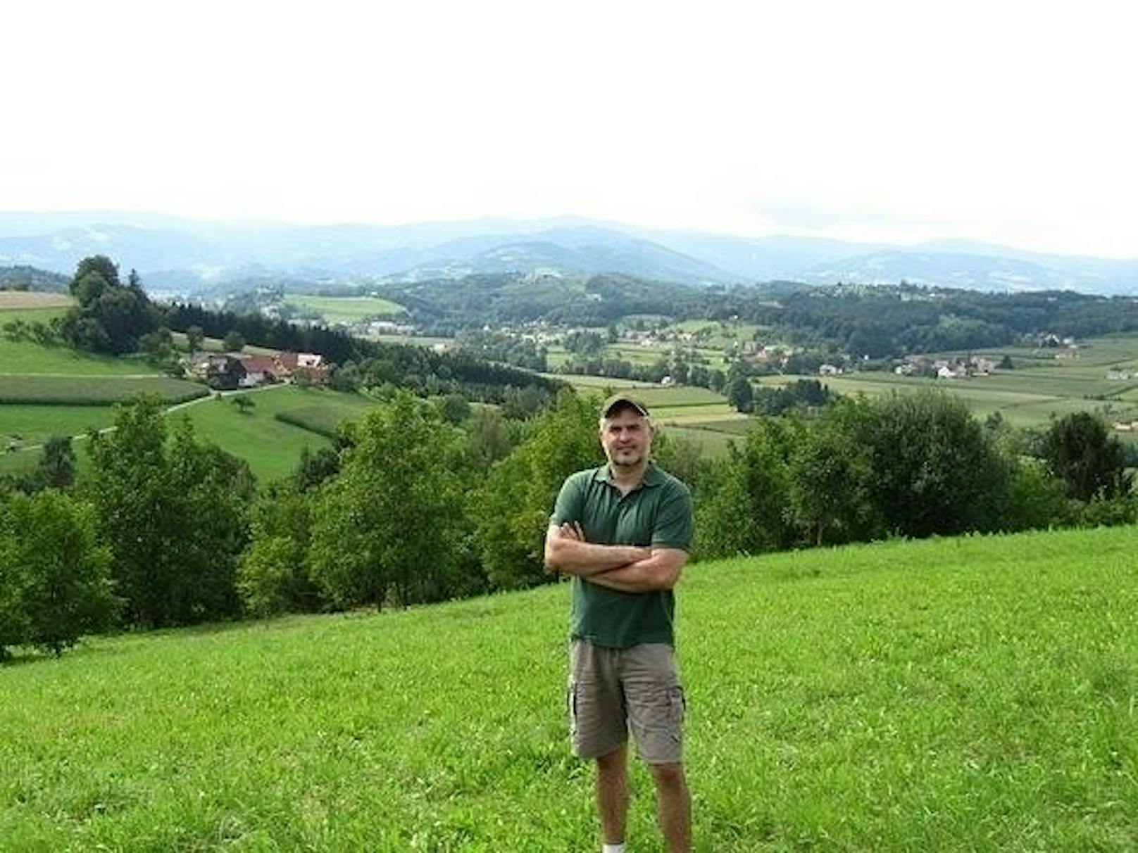 Der homosexuelle Landwirt Hannes gründet den ersten schwulen Bauernhof.