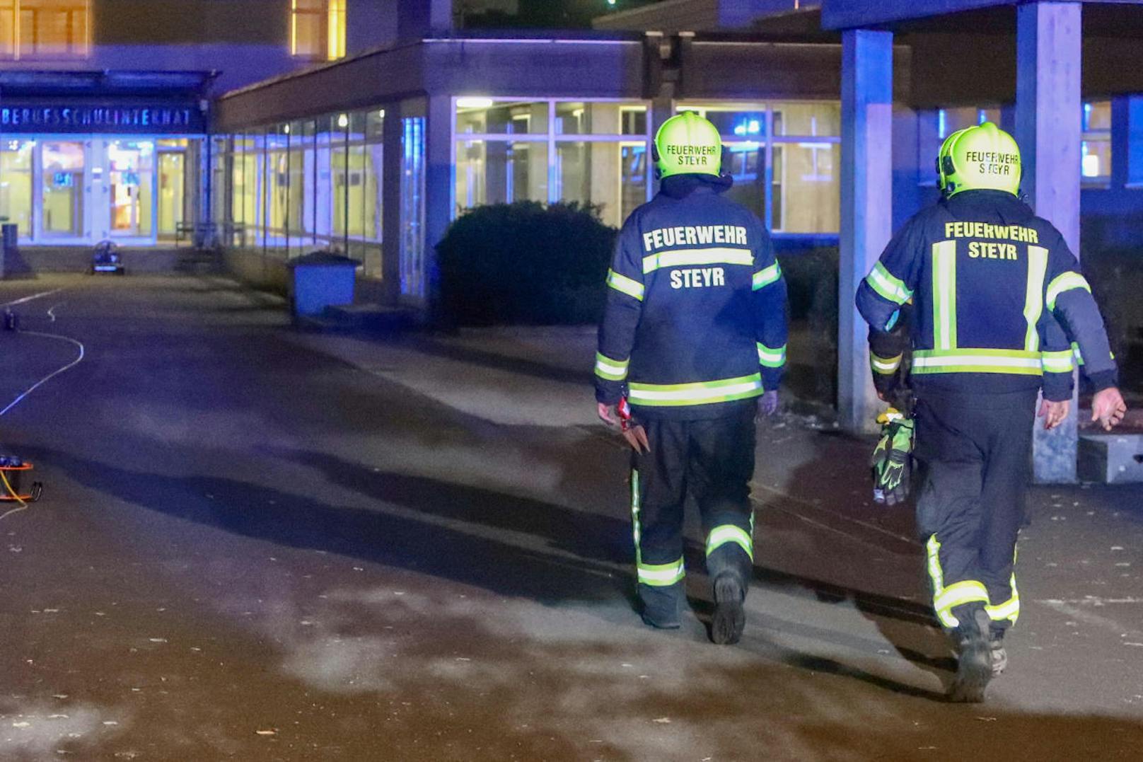 Alarm für die Einsatzkräfte! Im Internat der Berufsschule Münichholz in Steyr wurde Gasgeruch gemeldet. 
