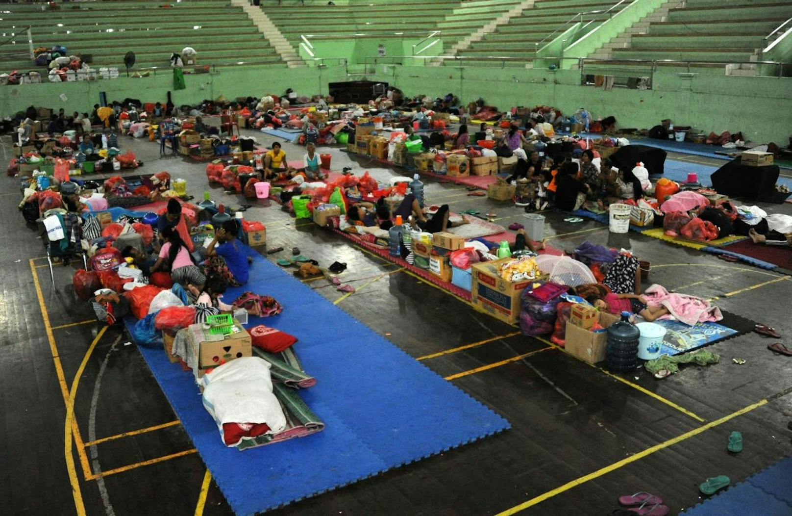 Rund 25.000 Personen mussten in Notunterkünfte untergebracht werden.