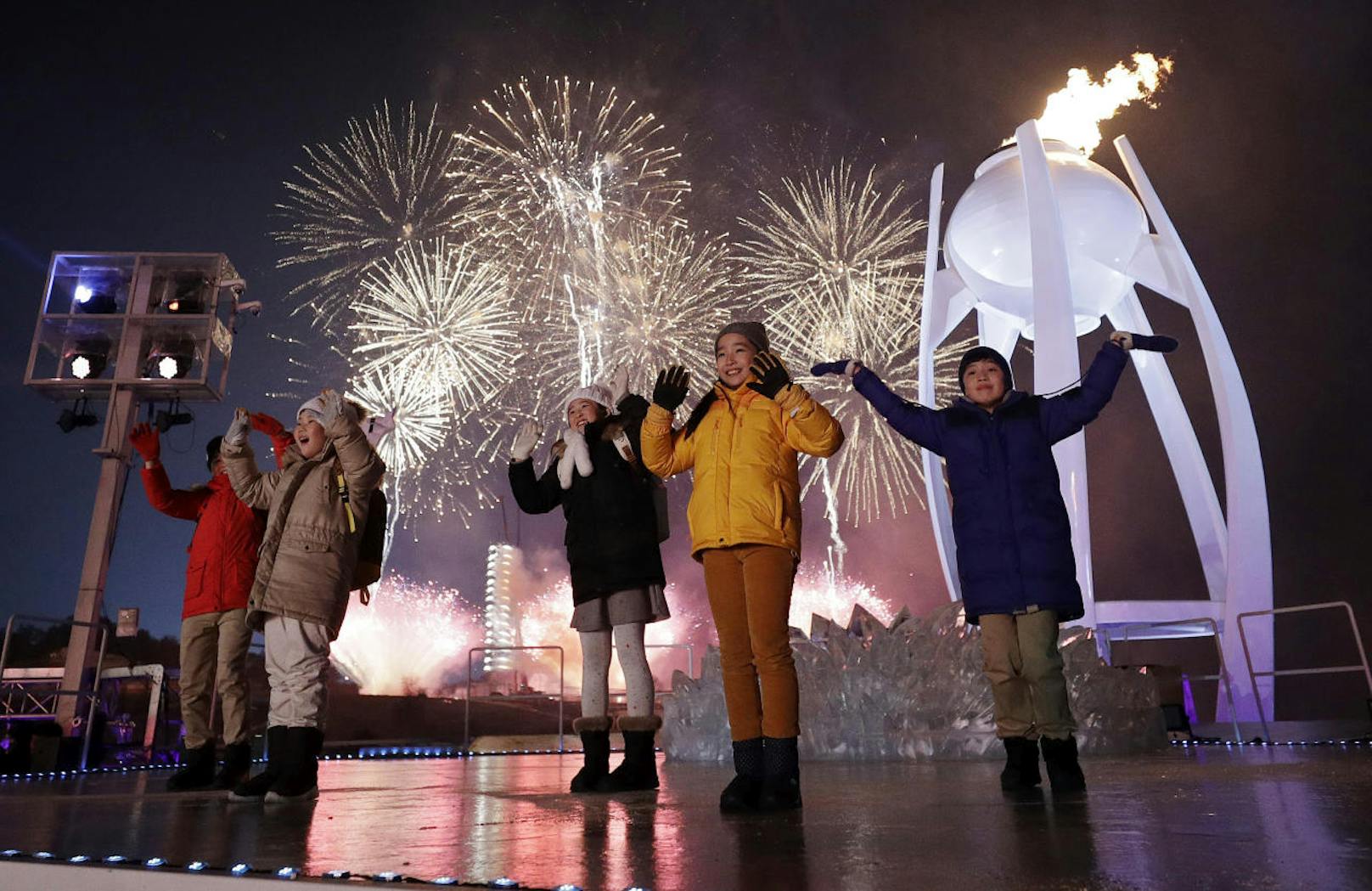 Das Olympische Feuer brennt in Pyeongchang. 