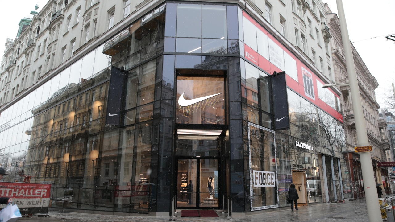 Nike sperrte Shop auf Mahü im Vorjahr zu.