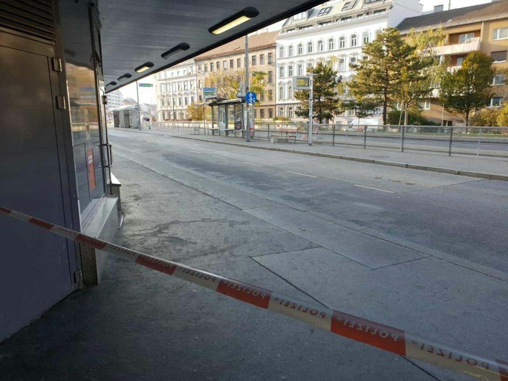 Die Öffi-Linie U4 wurde Mittwochnachmittag unterbrochen, der Nahbereich der Station Meidling gesperrt. Ein verdächtiger Gegenstand wird geprüft.
