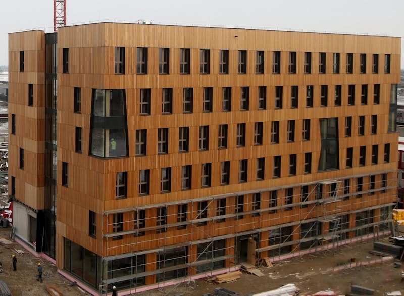Mit dem Hoho Wien entsteht in der Seestadt Aspern das weltweit höchste Holzhaus. Nach der Fertigstellung Ende 2018 wird das Gebäude 24 Geschosse zählen.  (c) cetus Baudevelopment GmbH/ Daniel Steinauer