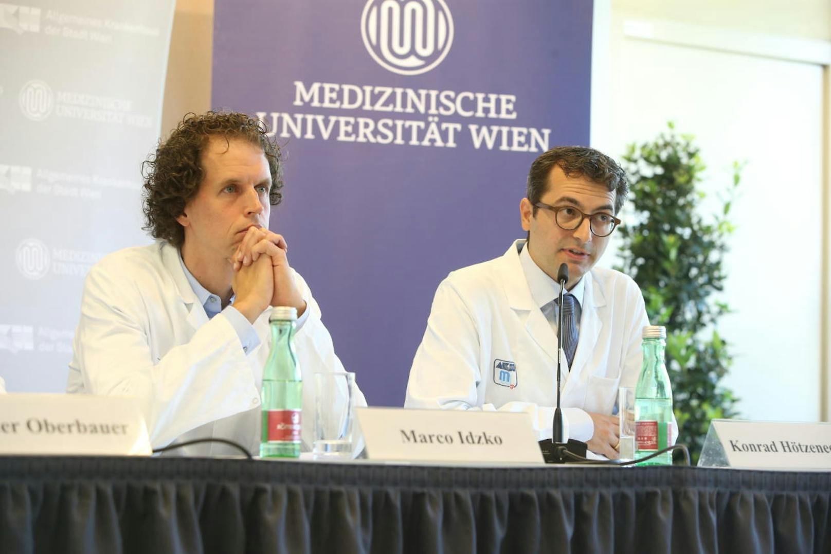 Sieben Experten klären am heutigen Mittwoch über Niki Laudas Gesundheitszustand auf. Von links nach rechts: Marco Idzko und Konrad Hötzenegger.
