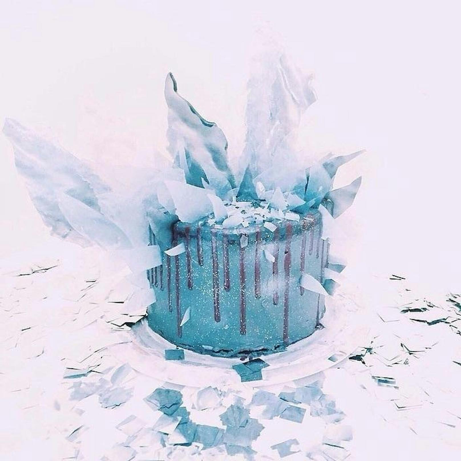 "Art"-Cake im himmlischen Eisblau.