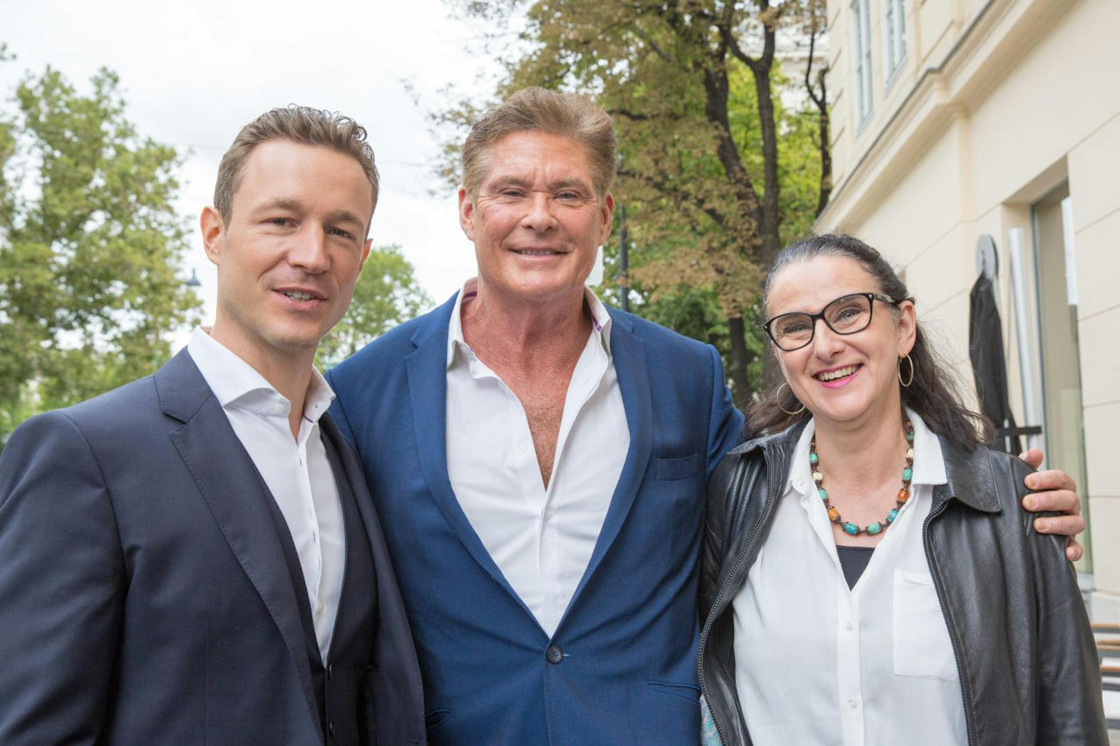 ÖVP-Wien Obmann Gernot Blümel mit dem letztjährigen Stargast, dem US-Entertainer David Hasslhoff und Susanne Reichard, die Präsidentin des Vereins "Wiener Stadtfeste"