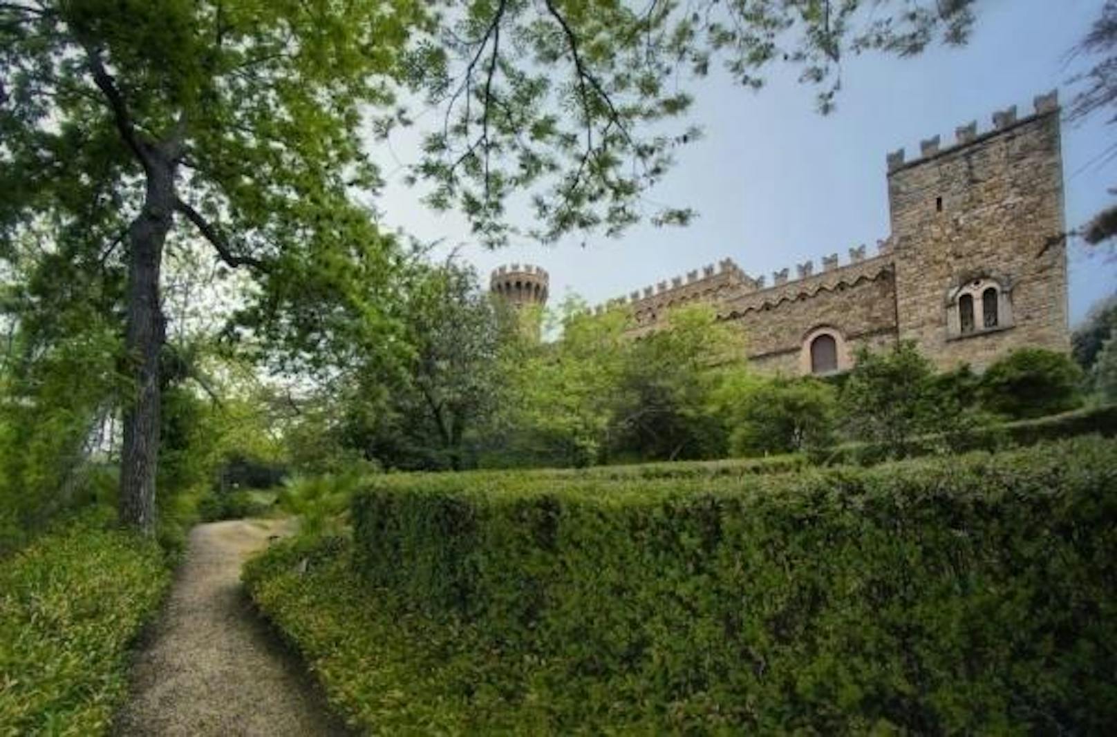 <b>Castello Borgia, Toskana, Italien</b>
Dürfen es etwas wärmere Gefilde sein? In Passignano sul Trasimeno befindet sich dieses Schloss, das einst der berühmten Familie Borgia gehörte.