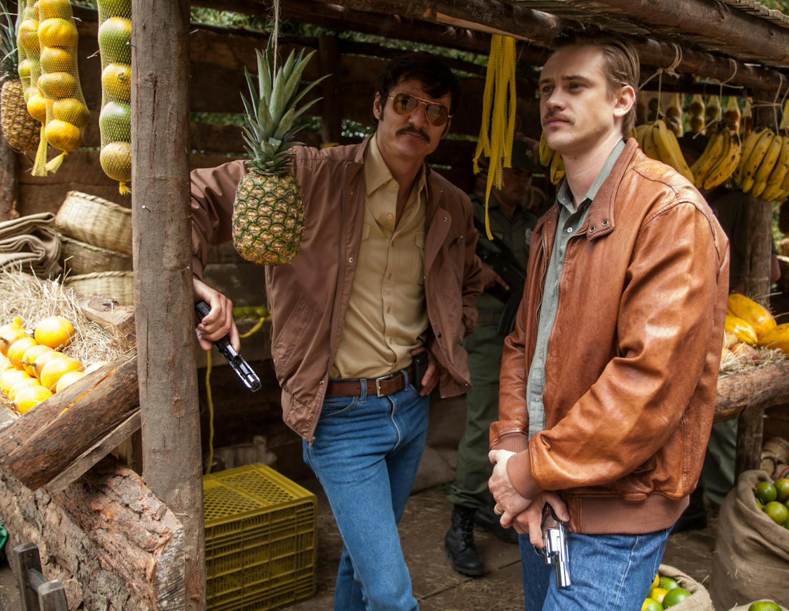 Die DEA-Agenten Steve Murphy (Boyd Holbrook) und sein Partner Javier Peña (Pedro Pascal). (Credits: Daniel Daza) 