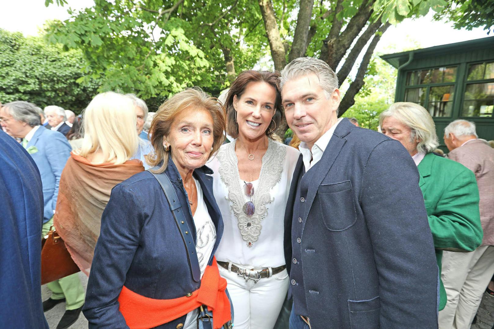 Kathi Stumpf mit ihrem Alexander Beza und Mama Sissi