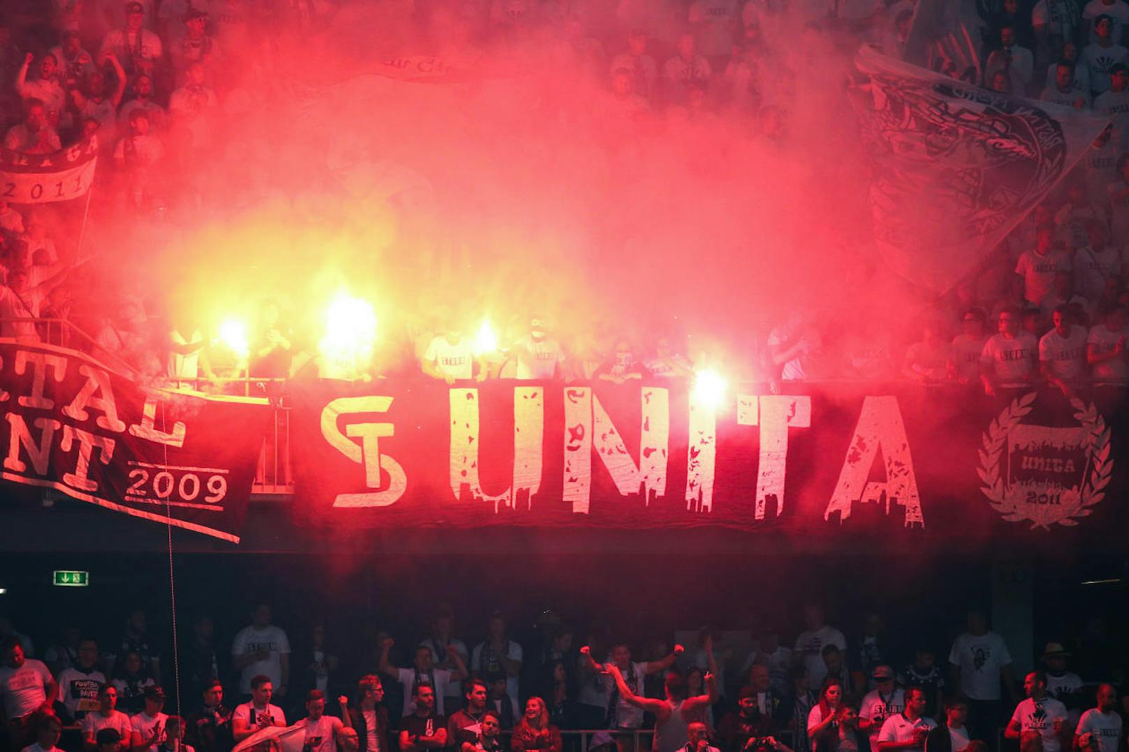 Fans von Sturm Graz zündeten Bengalen im Wörthersee-Stadion