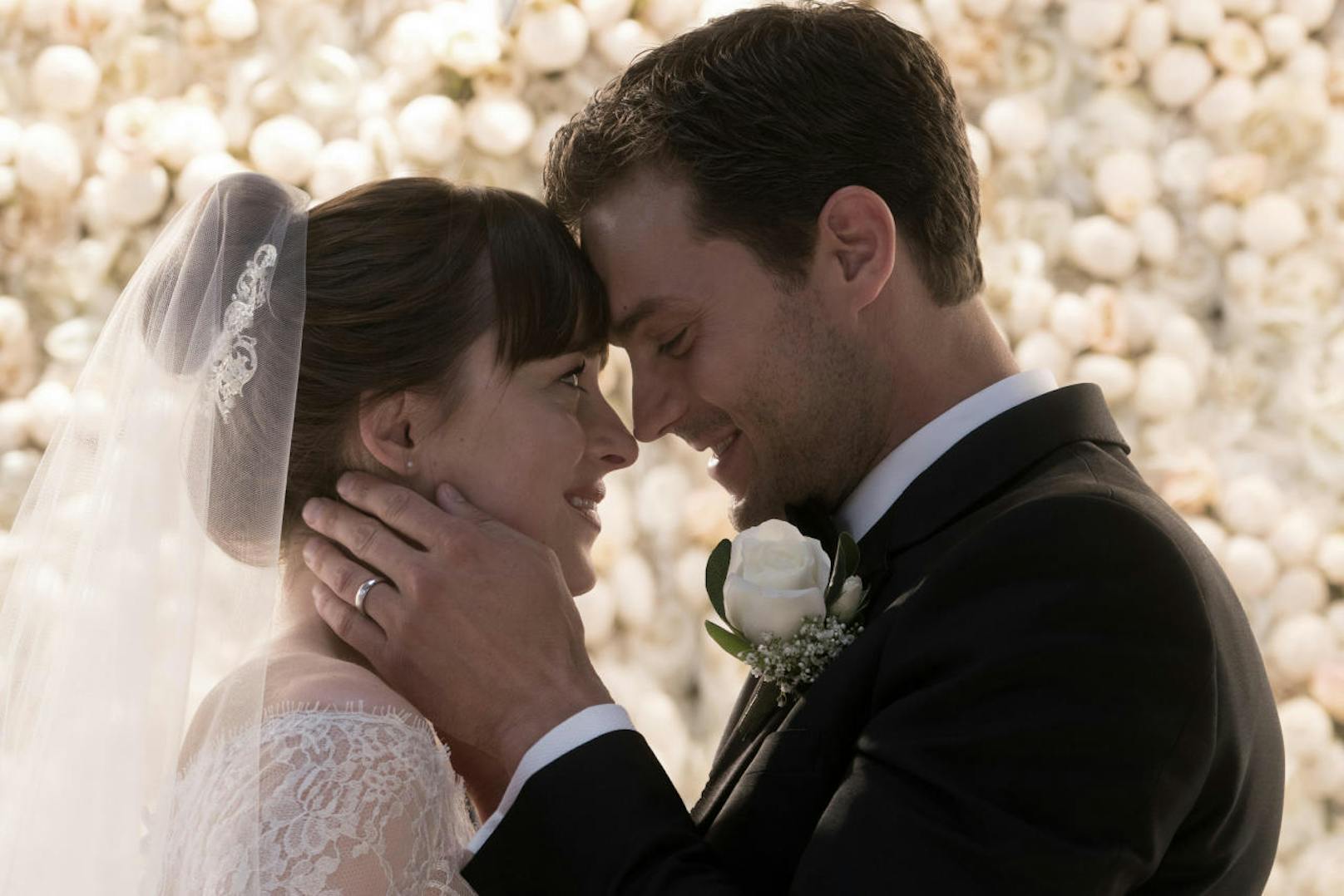 Traumhochzeit: Ana (Dakota Johnson) heiratet ihren fesselnden Märchenprinzen Christian (Jamie Dornan)