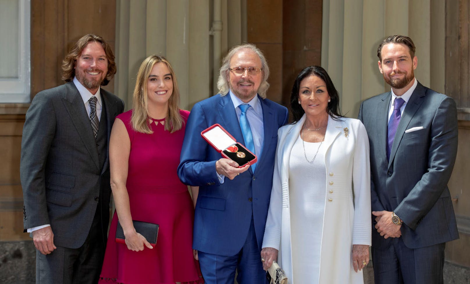 Barry Gibb mit seiner Frau Linda und den Kindern Michael, Alexandra und Ashley.