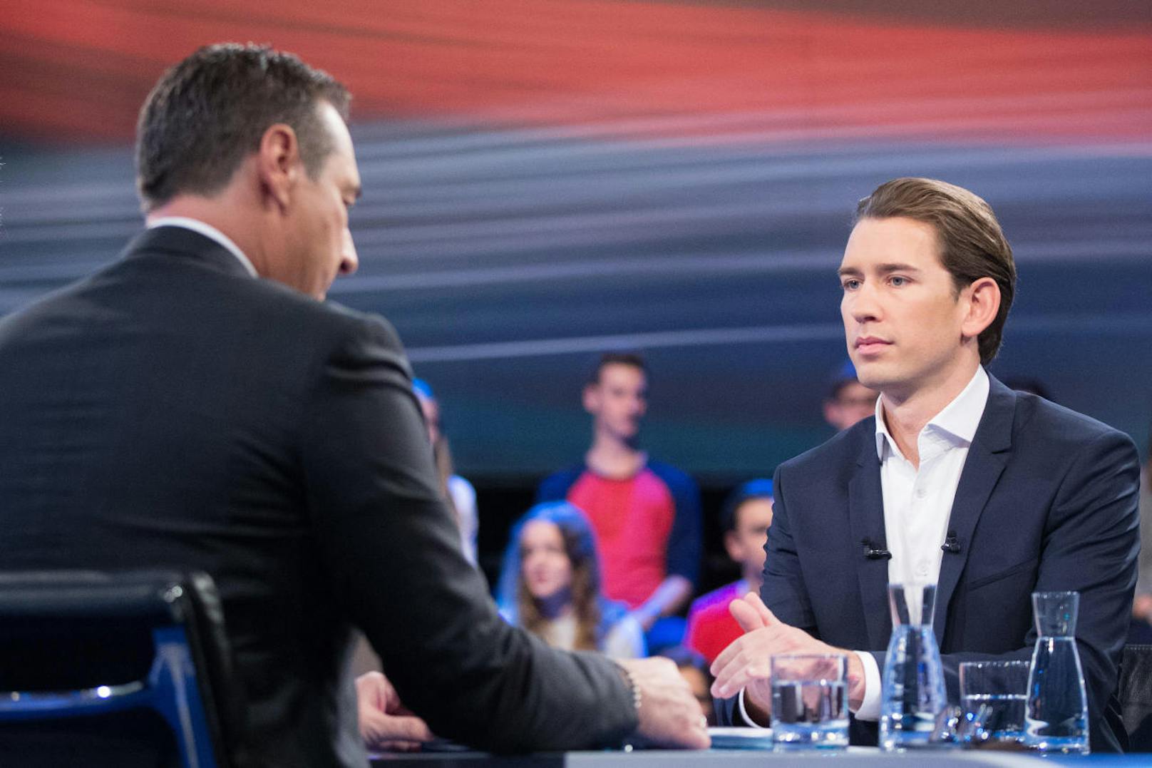 Heinz-Christian Strache (FPÖ) und Sebastian Kurz (ÖVP) im letzten TV-Duell vor der Wahl (10. Oktober).