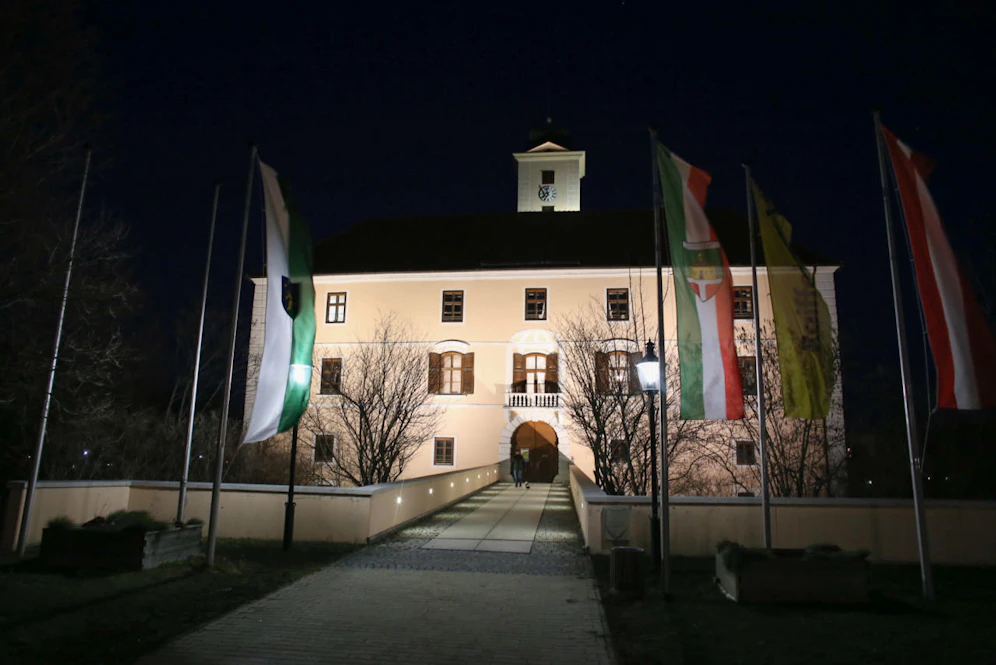 Ärger über Werbekosten im Vösendorfer Rathaus