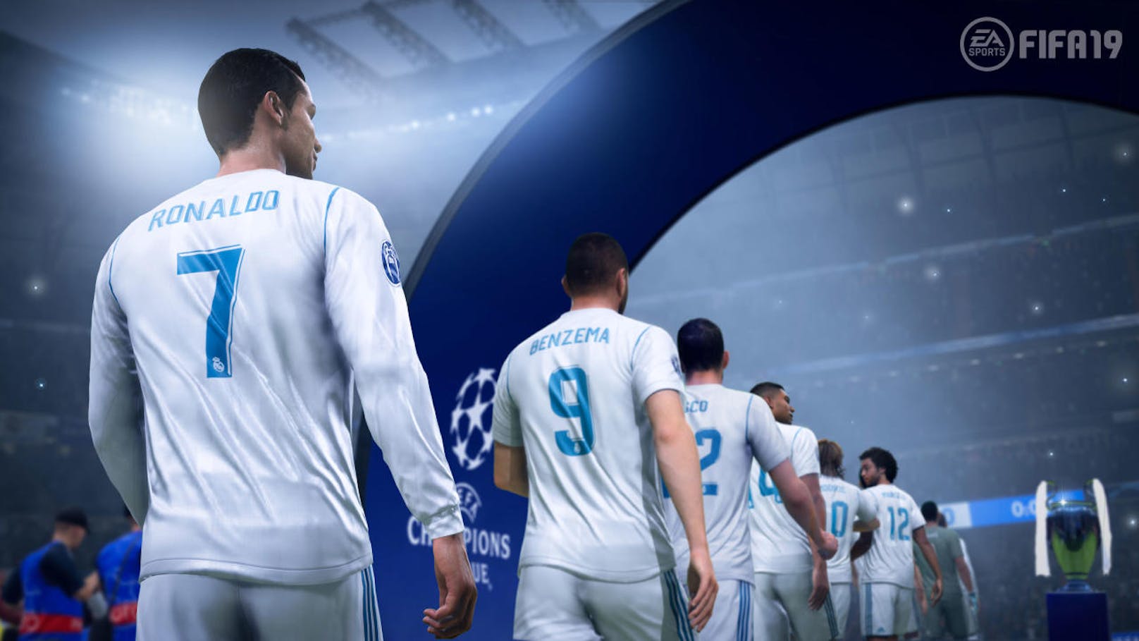 Mit FIFA 19 geht der Serienmeister der Fußball-Games in die nächste Runde. Mit neuem Anstrich und der Champions League im Gepäck wird EA Sports ab 28. September wieder die Wohnzimmer zu Fußball-Arenen zu verwandeln.