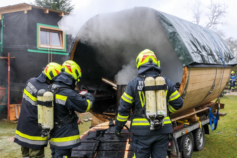 Spaziergänger hatten den Brand zufällig bemerkt.
