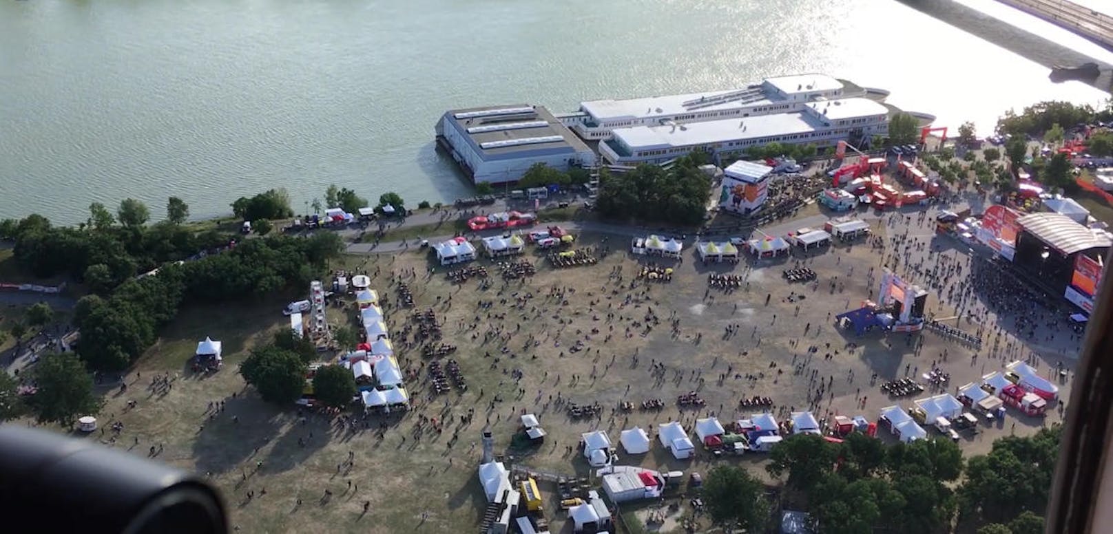 Das Donauinselfest von oben