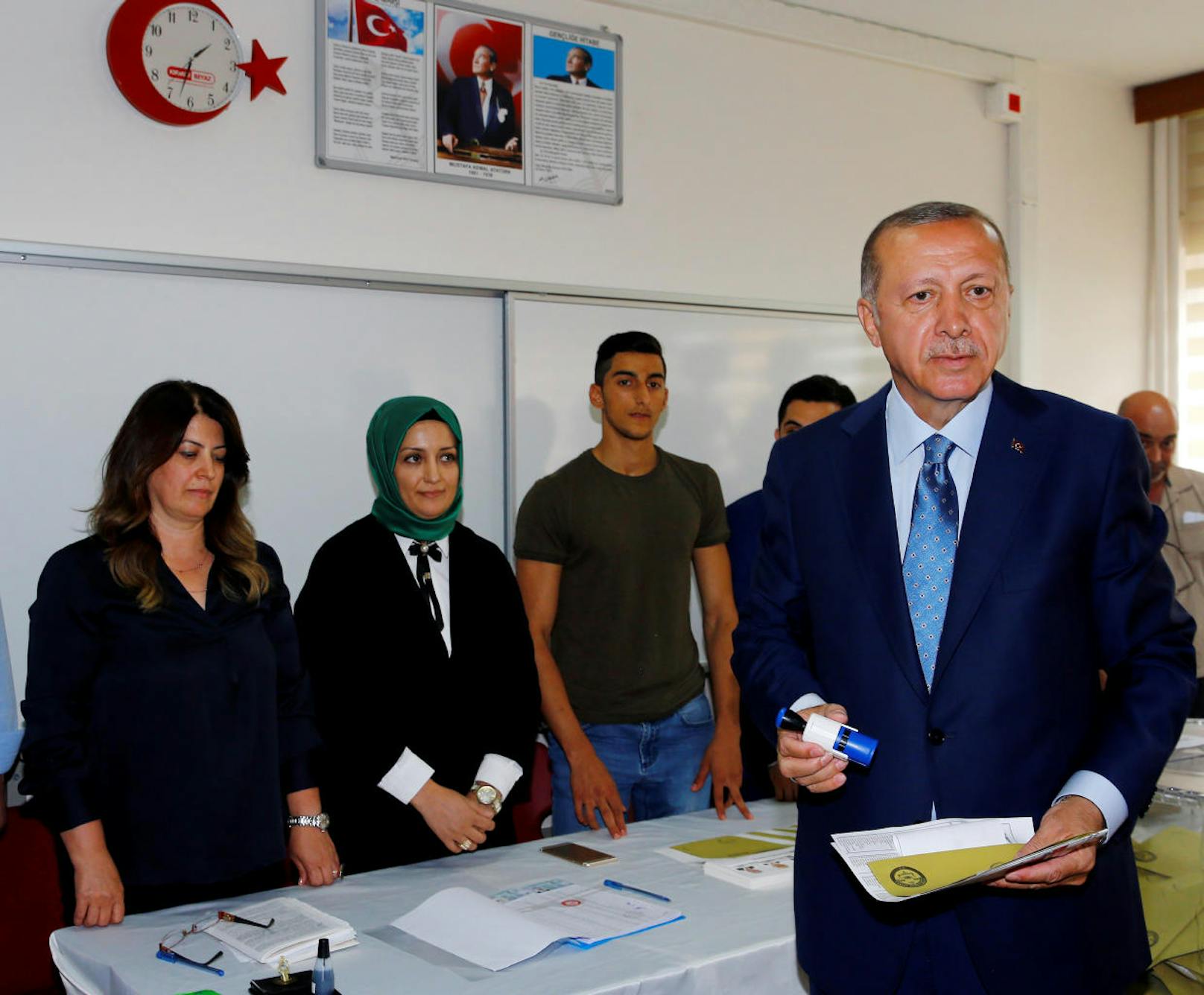 Türkeis Präsident Recep Tayyip Erdogan bei der Stimmabgabe.