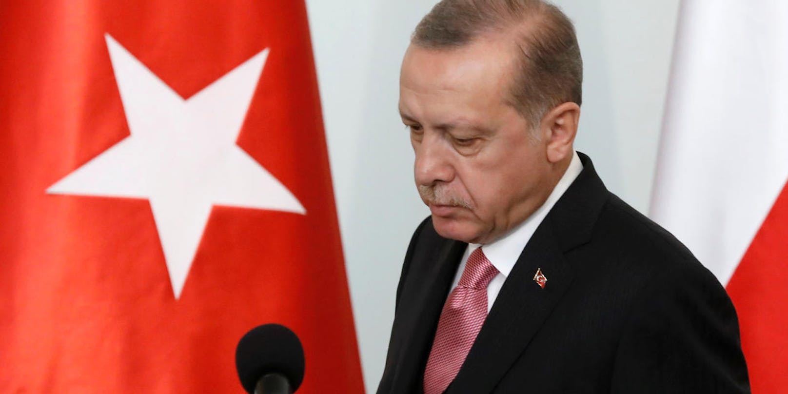 Der türkische Staatschef Recep Tayyip Erdogan fordert härteres Vorgehen gegen pro-kurdische Vereine.