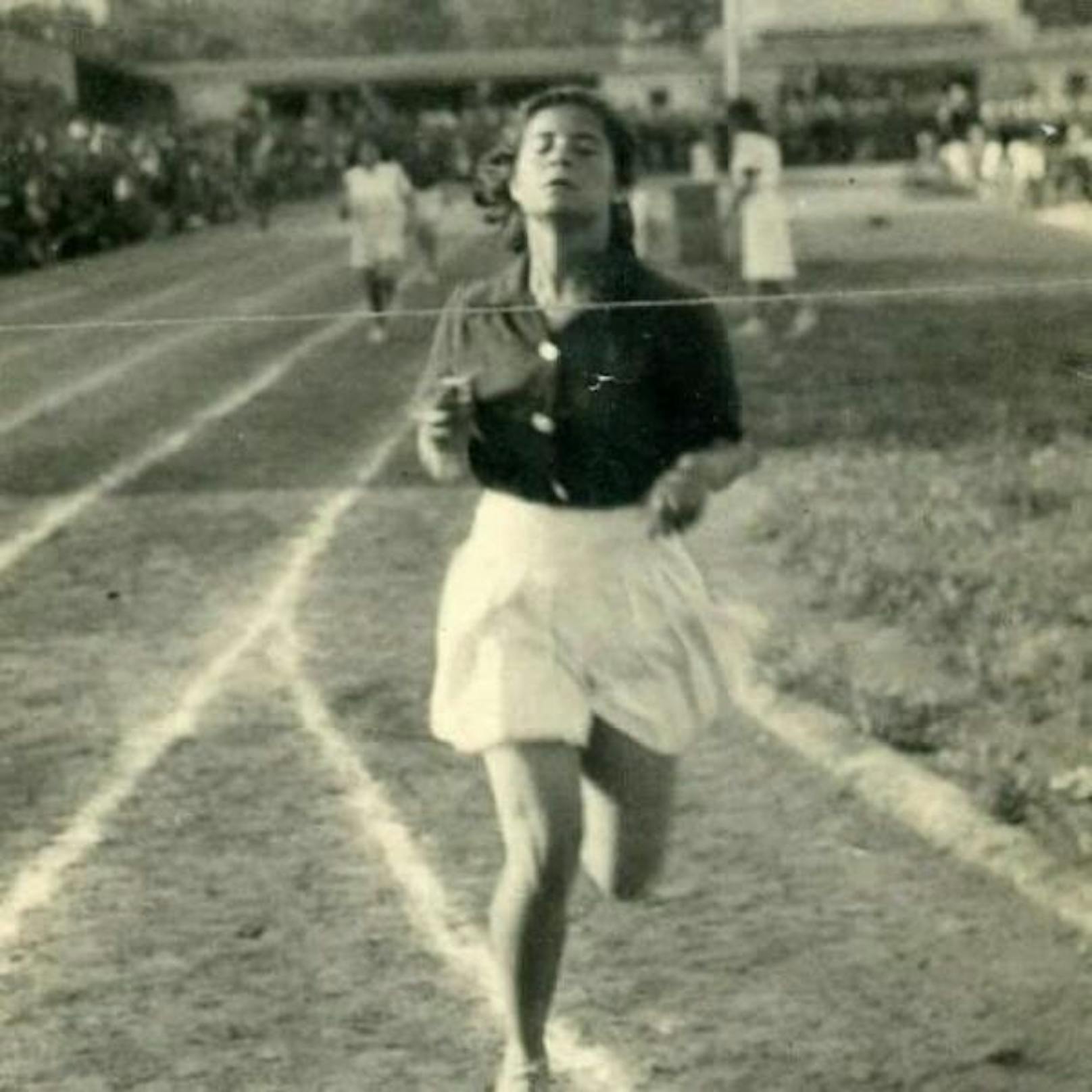 Emrah Erkens Tante gewinnt 1946 in Adana einen 1500-Meter-Lauf.
