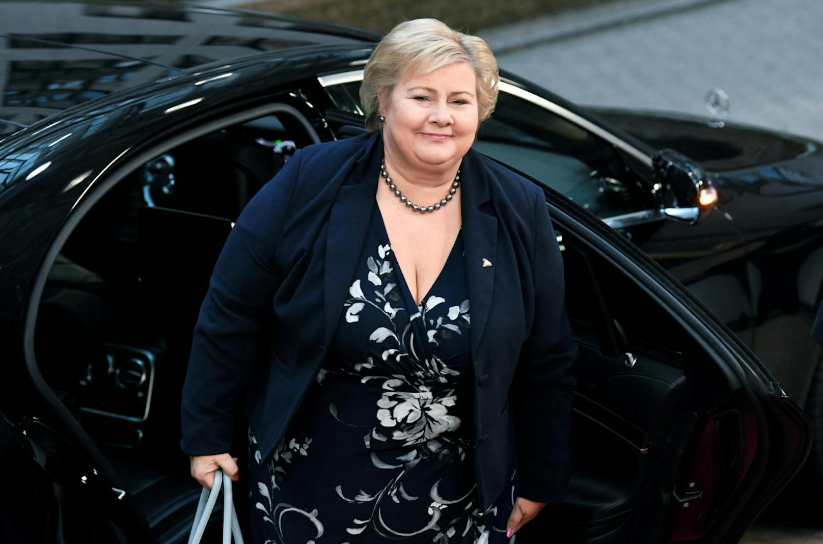<b>Platz 37: Norwegen</b>
Norwegen ist ein sehr reiches Land. Die norwegische Premierministerin Erna Solberg verdient mit <b>171.800 Euro</b> jährlich dafür vergleichsweise wenig. Ein durchschnittliches norwegisches Jahreseinkommen liegt bei 55.400 Euro.