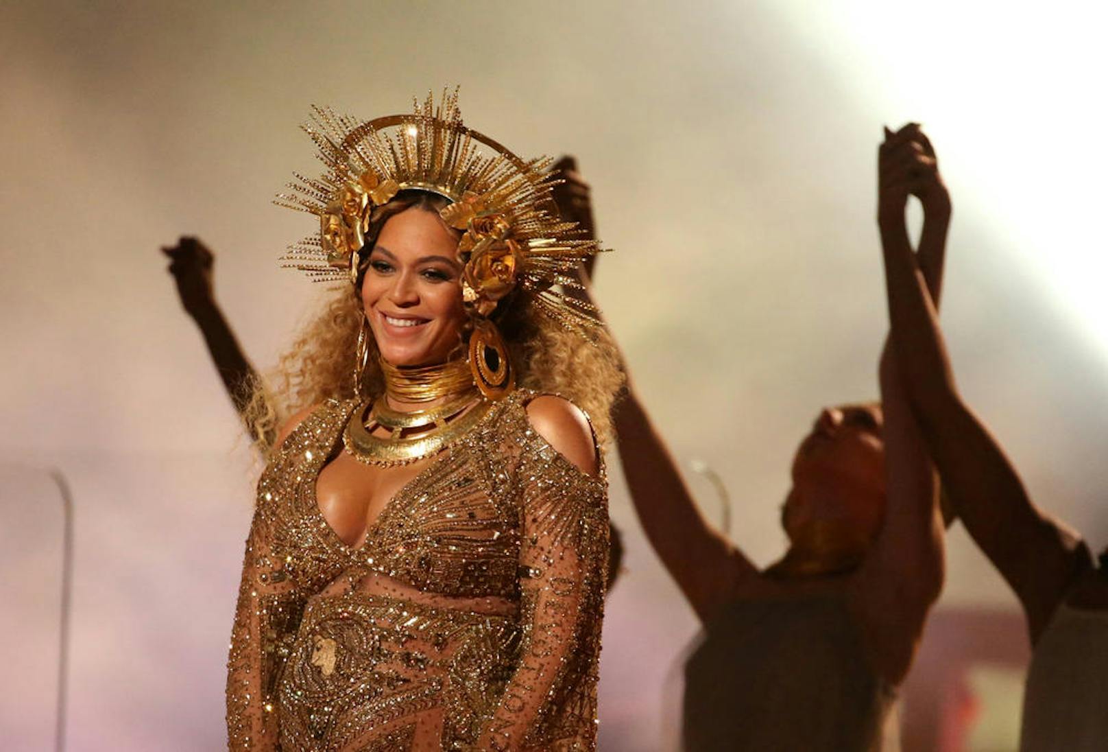 Beyonce performt bei den Grammys 2017