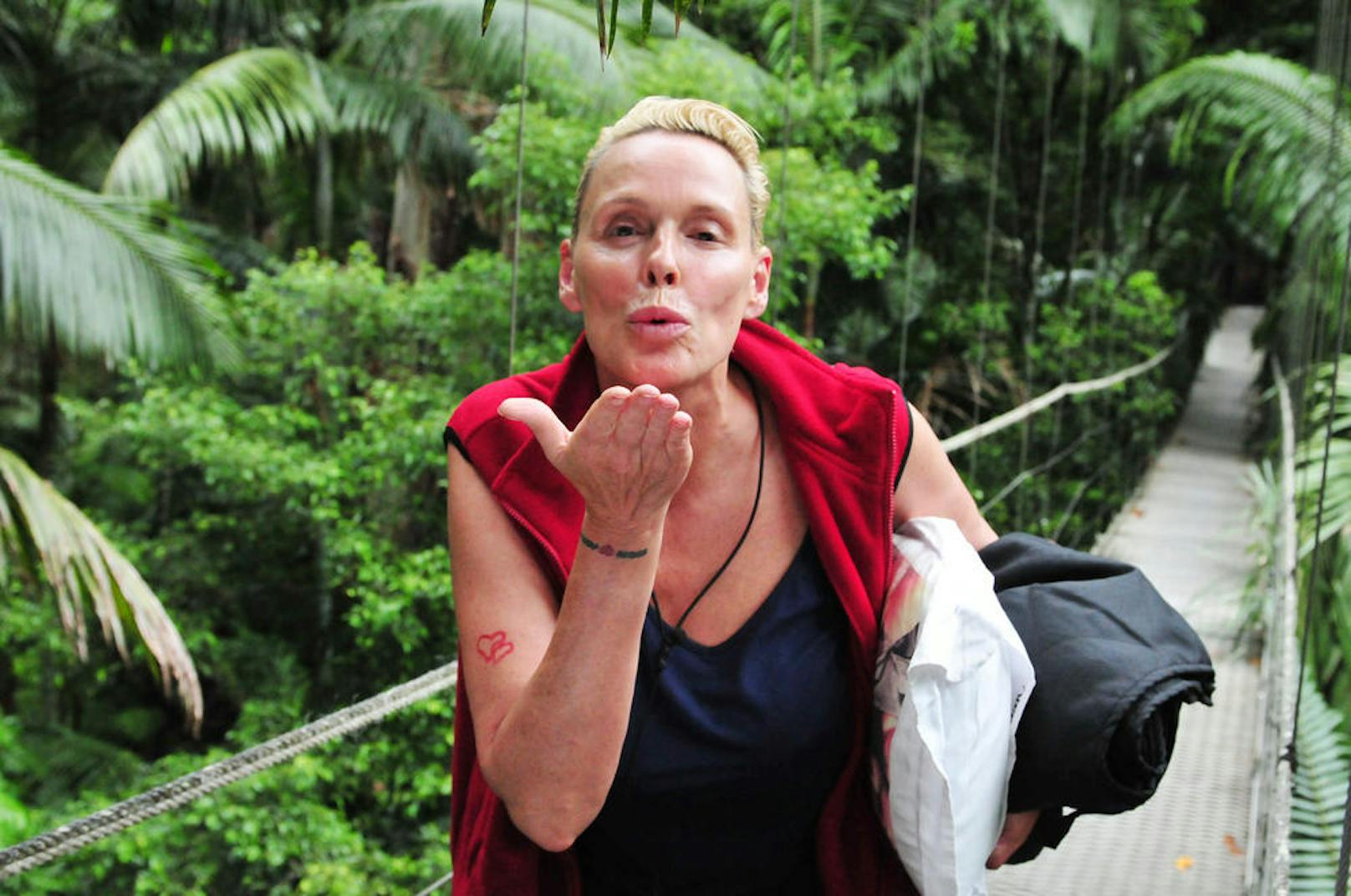 Brigitte Nielsen nimmt Abschied vom Dschungelcamp.