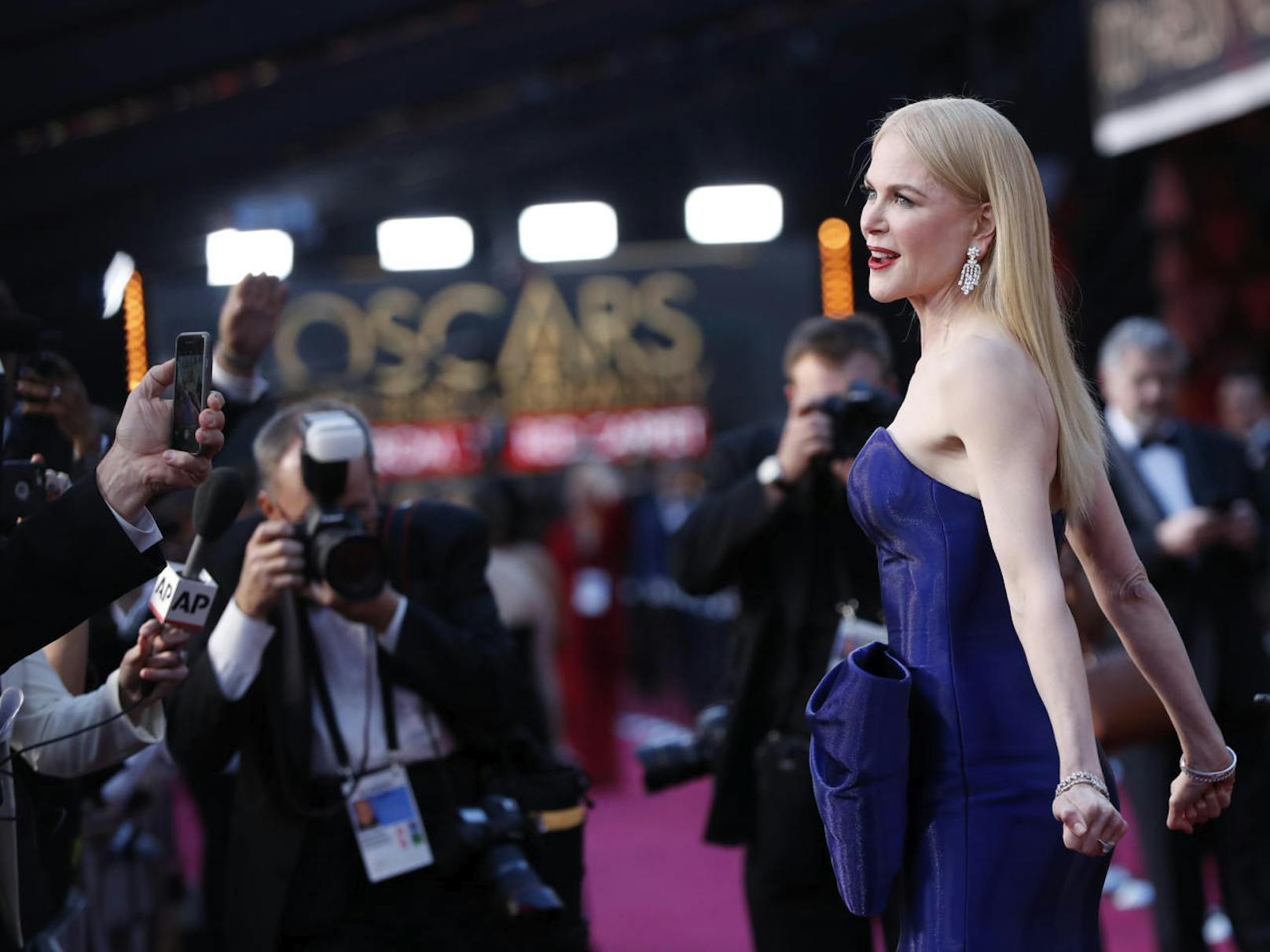 Nicole Kidman ist für ihre Liebe zu Botox bekannt geworden. In den letzten Jahren soll sie es ein wenig reduziert haben.
