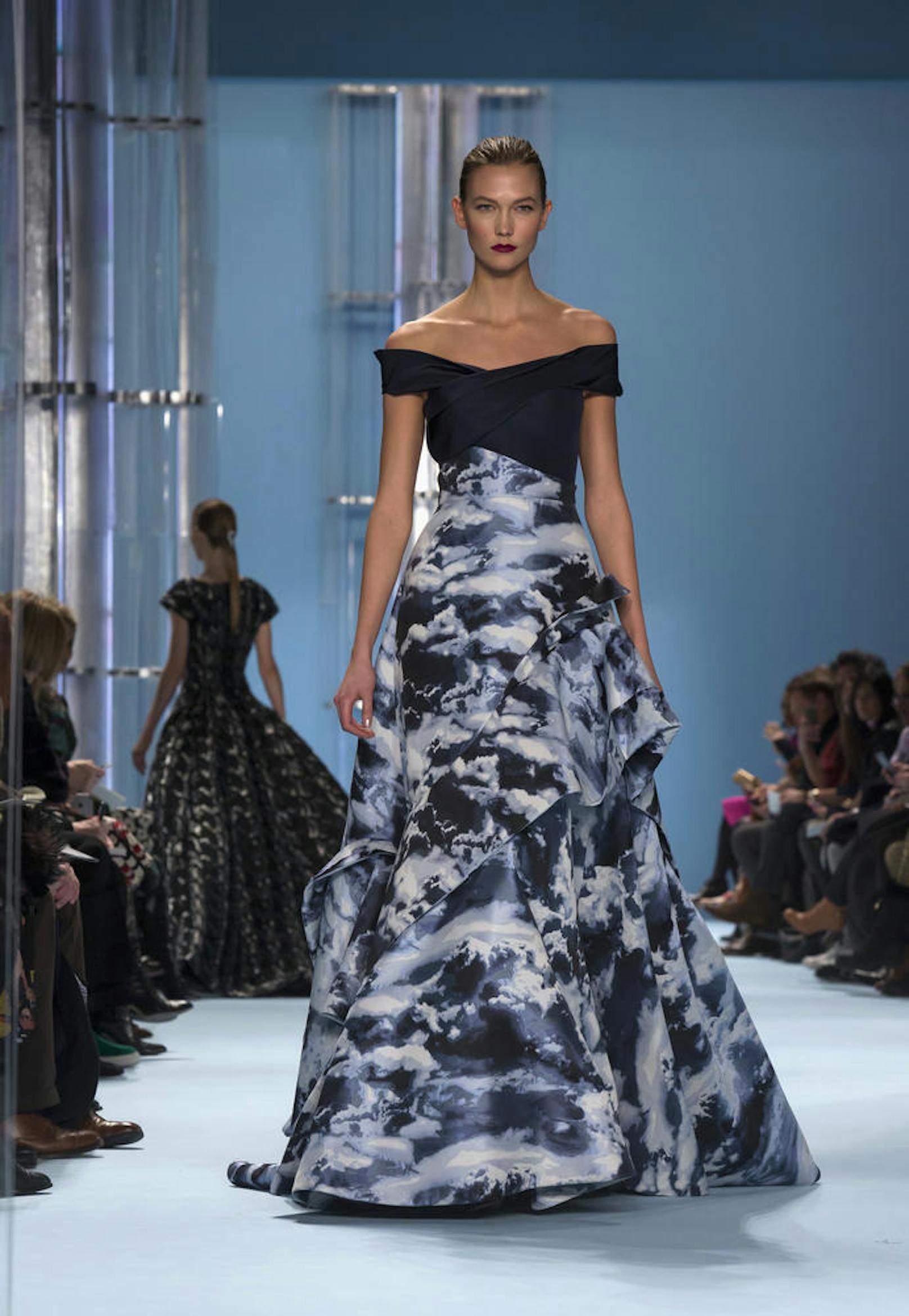 Karlie Kloss am Laufsteg für die Carolina Herrera Fall/Winter 2015 Kollektion während der New York Fashion Week.