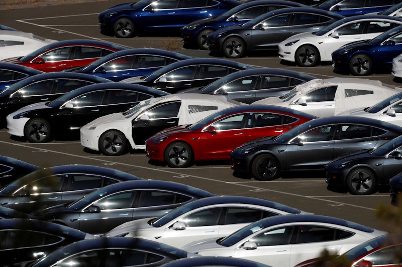 Den Tesla auf dem Parkplatz abgestellt und bei der Rückkehr ist das Auto verschwunden. Wie eine Arbeit von Forschern der KU Löwen in Belgien zeigt, ist dies ein durchaus realistisches Szenario.