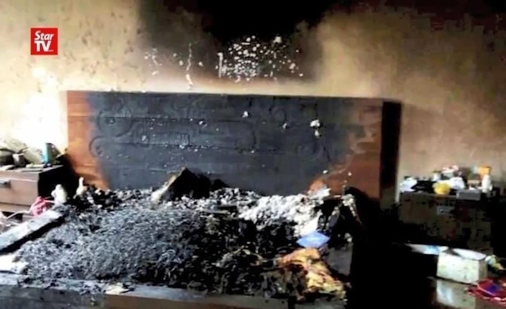 Der malaysische Sender Star TV hat Bilder des Vorfalls veröffentlicht. Sie zeigen das Ausmass des Feuers. Der 45-jährige CEO eines lokalen Unternehmens ist bei dem Unfall ums Leben gekommen.