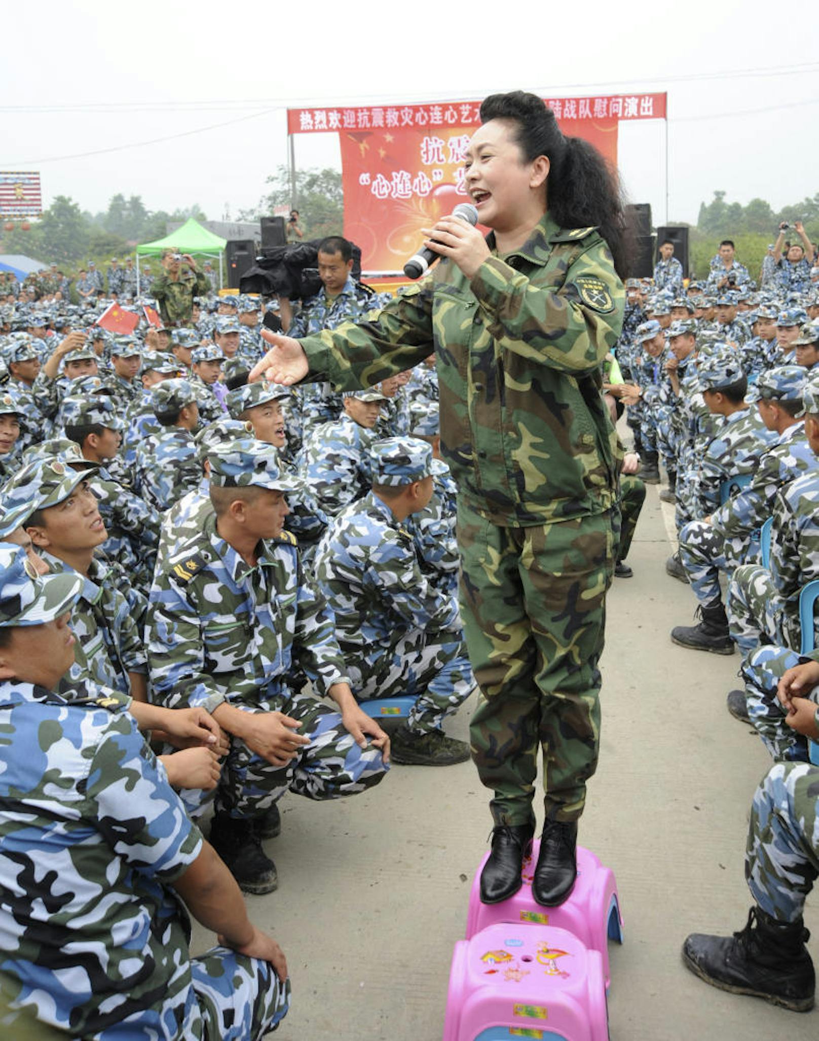 Peng Liyuan, Ehefrau von Chinas Staatspräsident Xi Jingpin, als Soldatin 