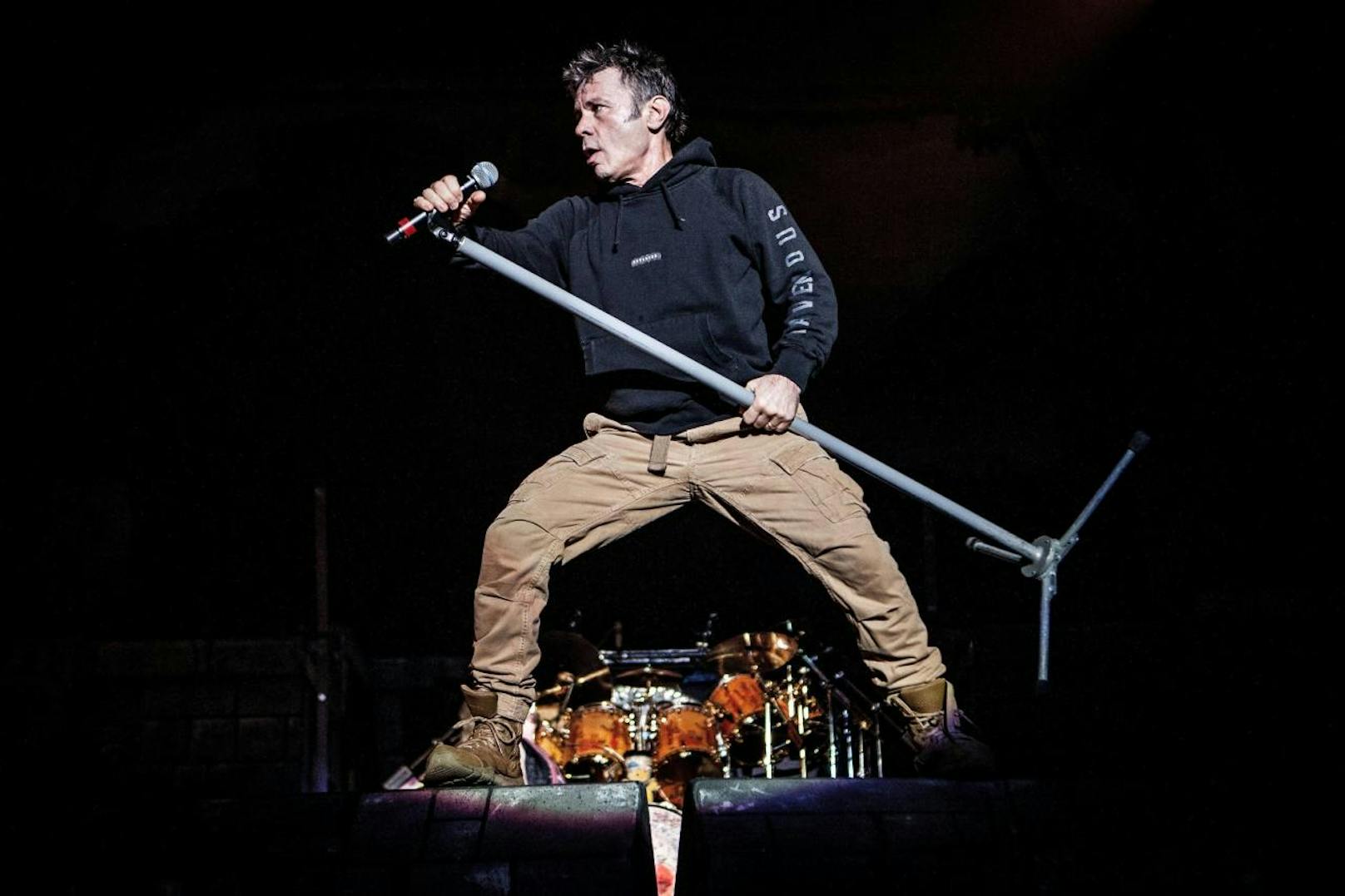 Iron Maiden-Sänger Bruce Dickinson 2017 beim Italien-Konzert