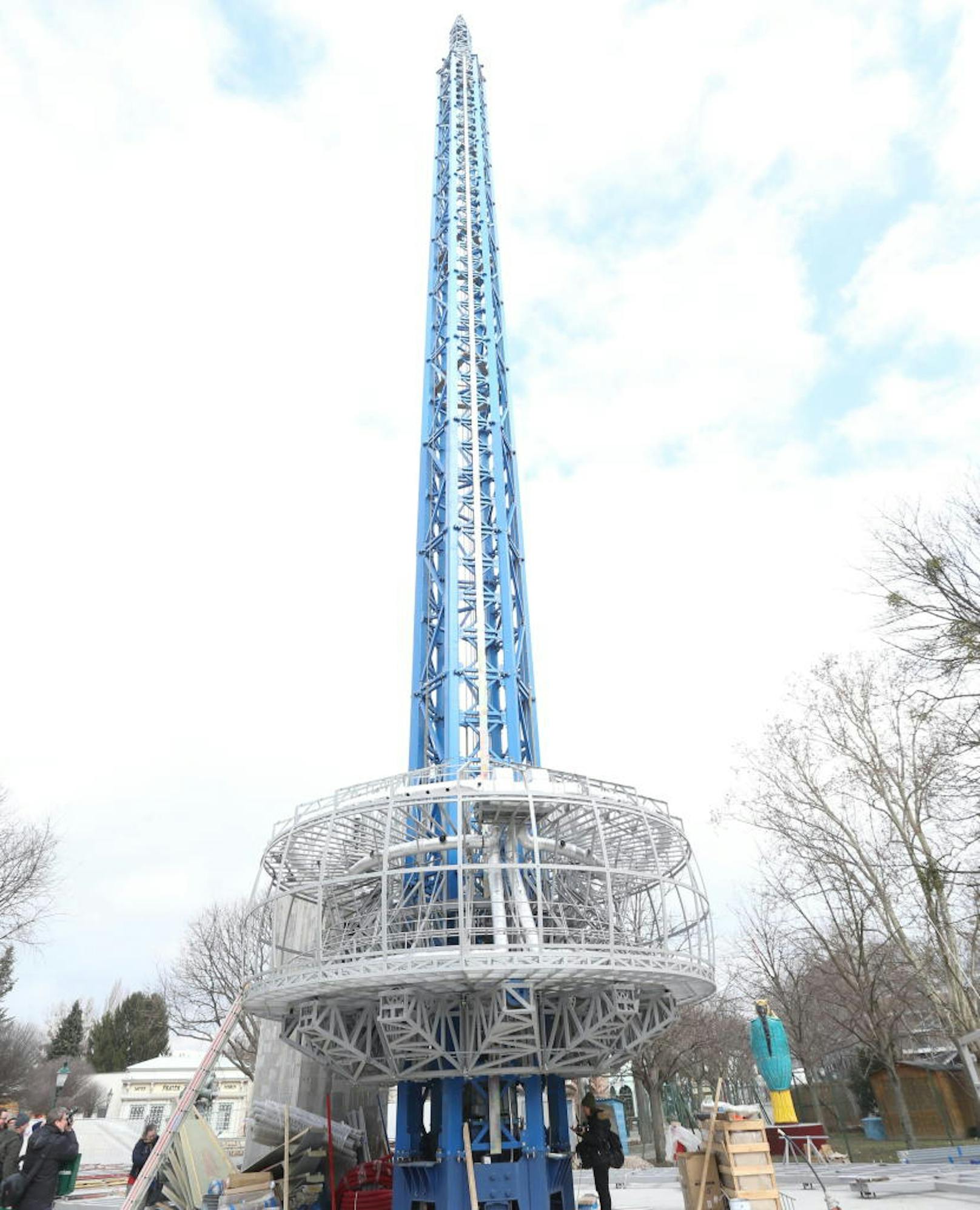 Der 60 Meter hohe Aussichtsturm wird Ende Mai fertiggestellt.